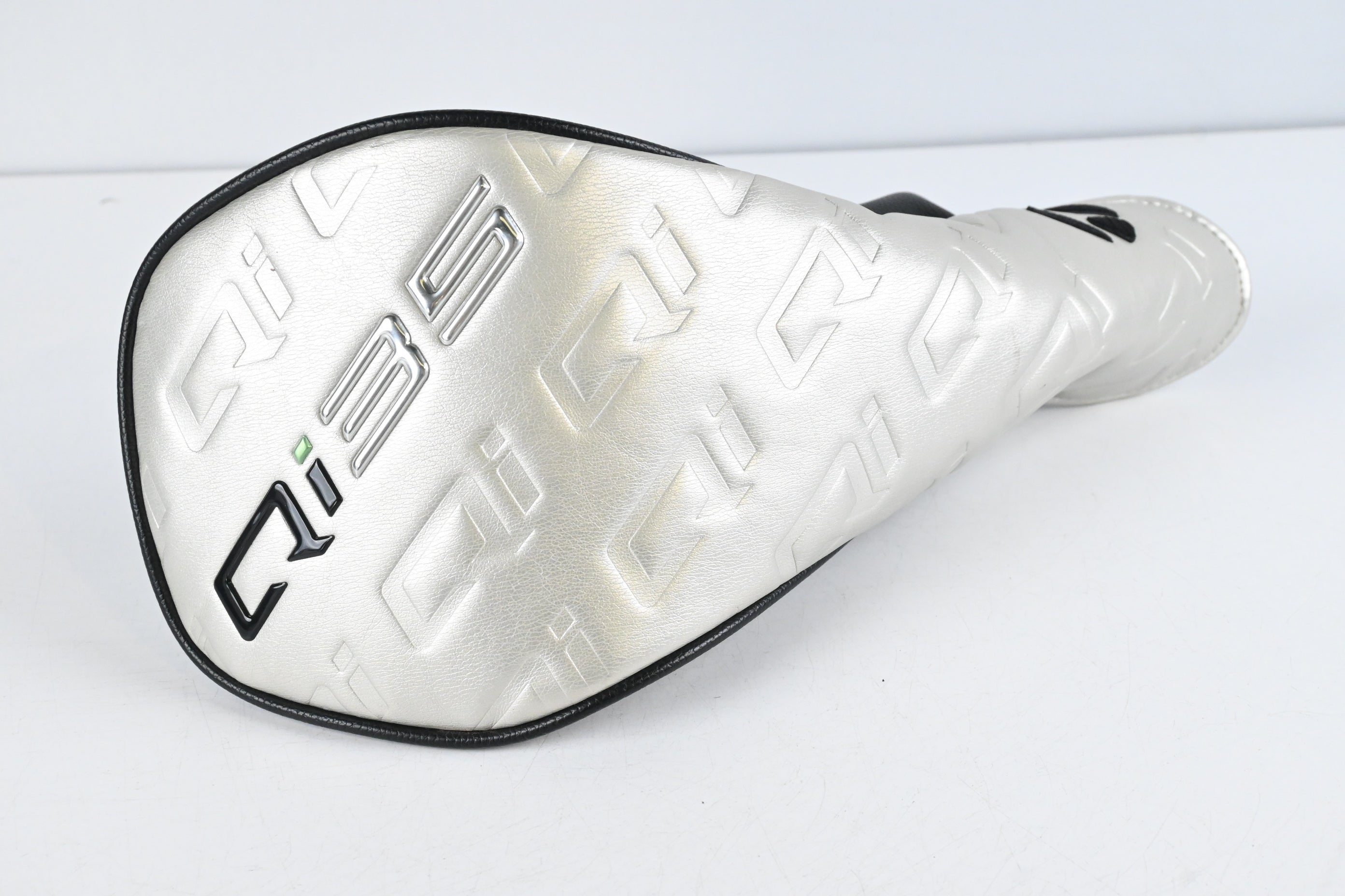 Taylormade Qi35 LS Driver / 9 Degree / Stiff Flex Kai'li Dark Waves CB Blue 60