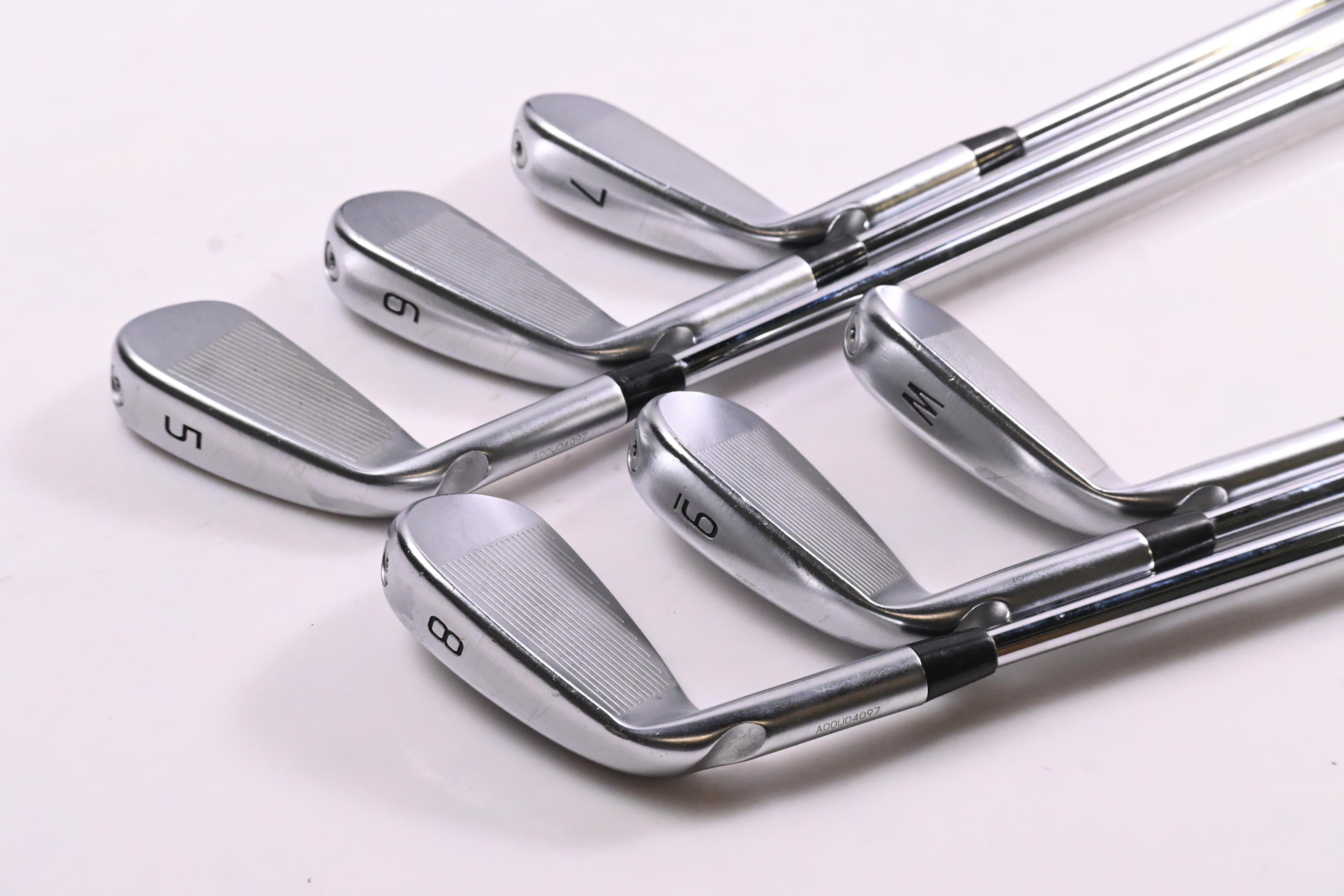 Ping i230 Irons / 5-PW / Blue Dot / Stiff flex Dynamic Gold 105 Shafts