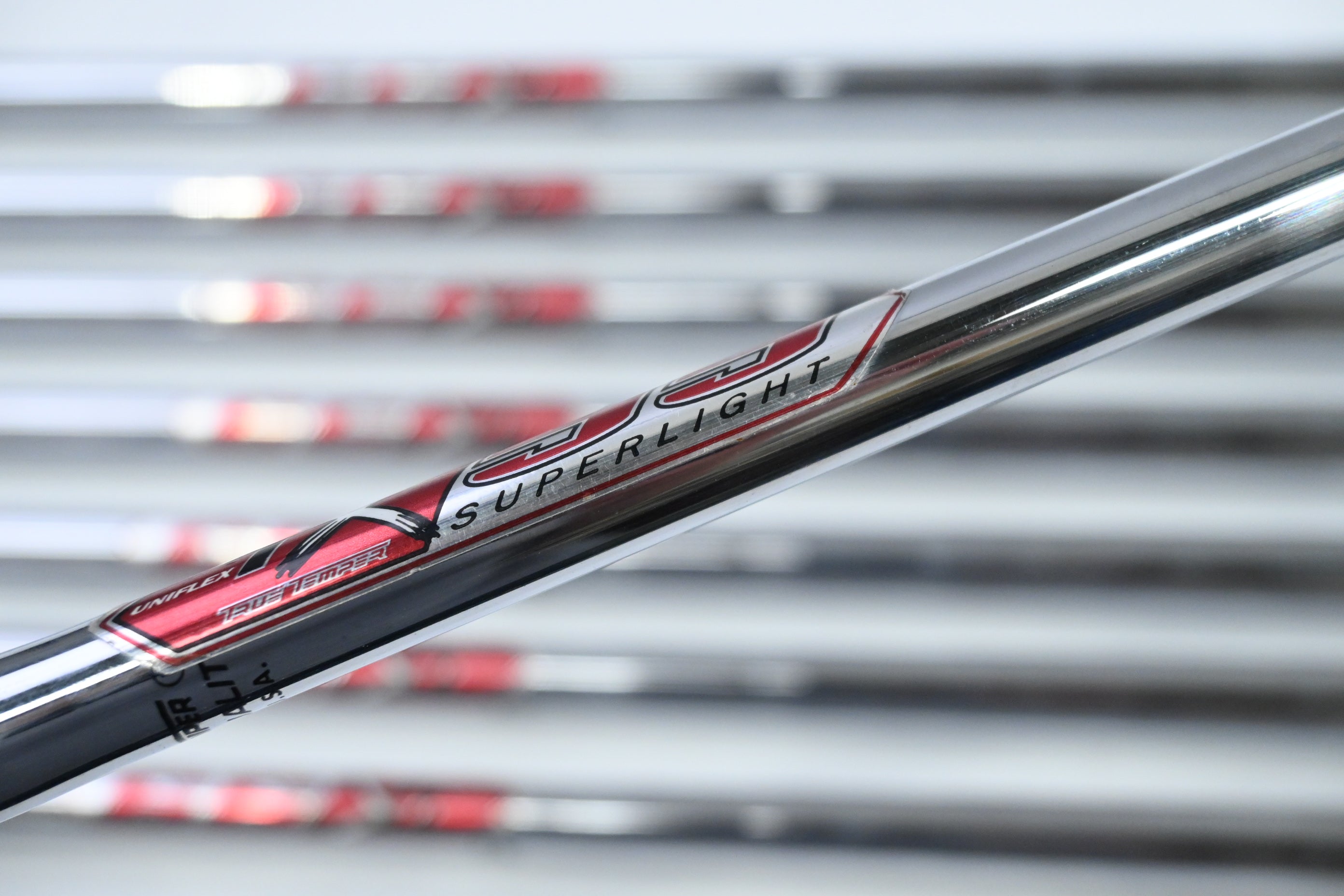 Wilson Di9 Irons / 4-PW+SW / Uniflex Superlight TX 99 Shafts