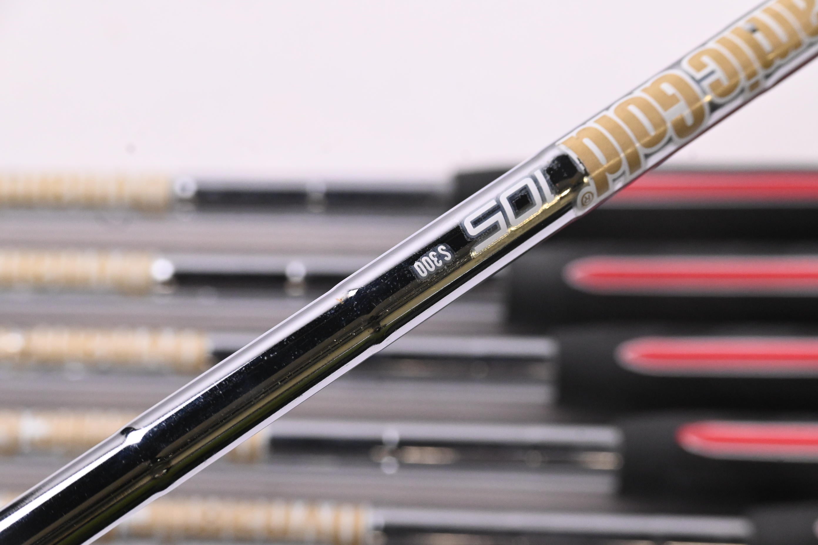 Ping i230 Irons / 5-PW / Blue Dot / Stiff flex Dynamic Gold 105 Shafts