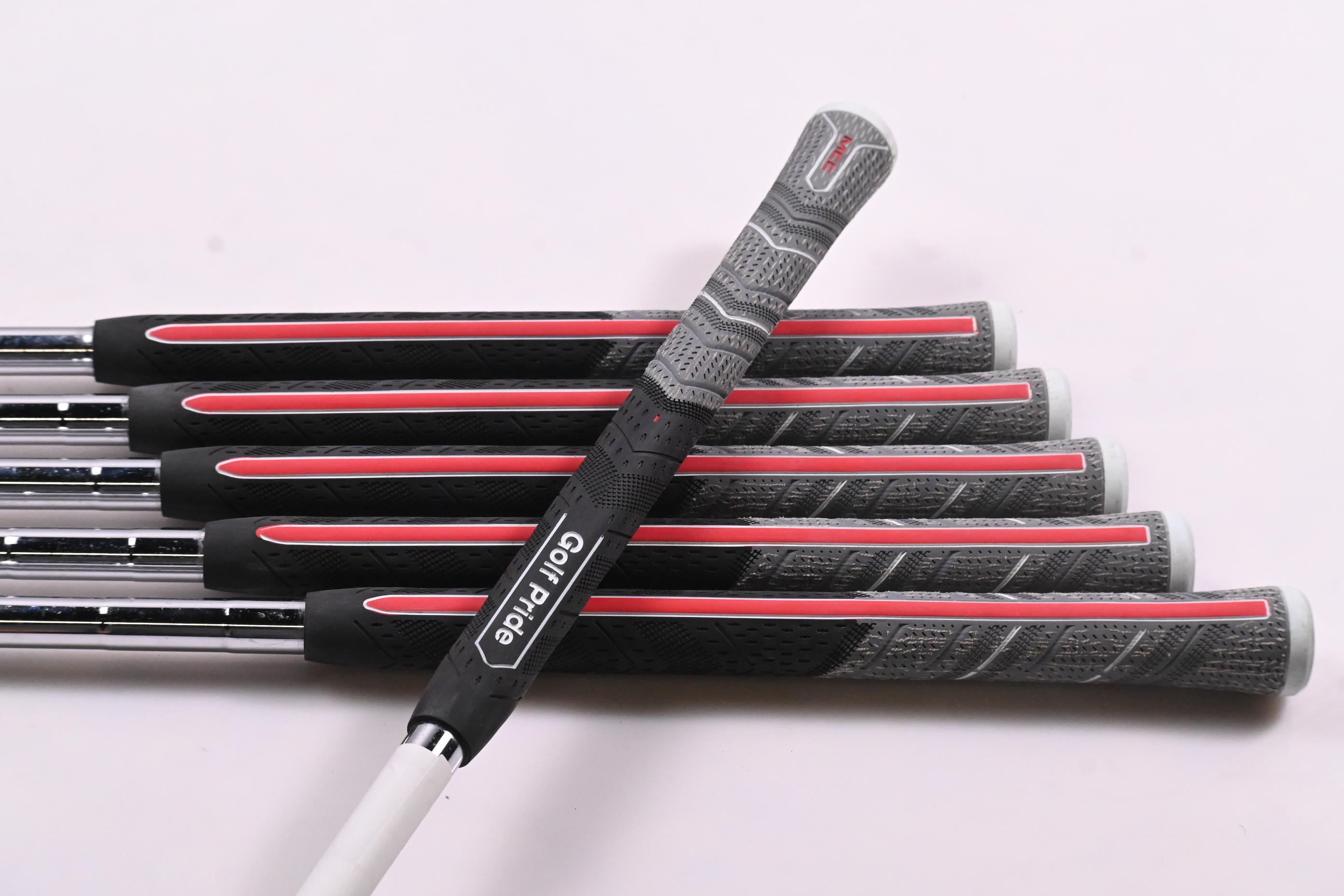 Ping i230 Irons / 5-PW / Blue Dot / Stiff flex Dynamic Gold 105 Shafts