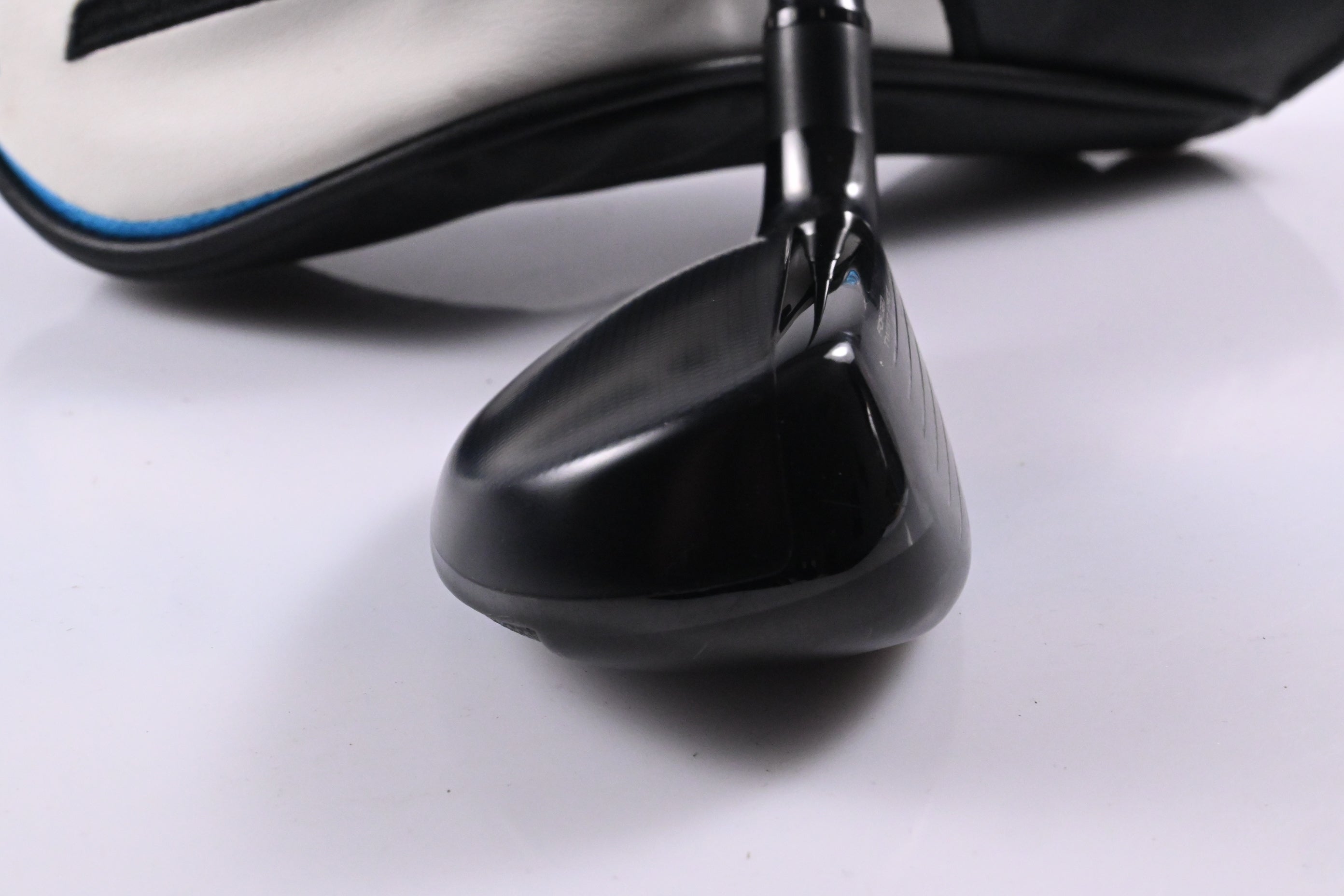 Taylormade SIM2 #3 Hybrid / 19.5 Degree / Stiff Flex Tensei AV Raw Blue 80 Shaft