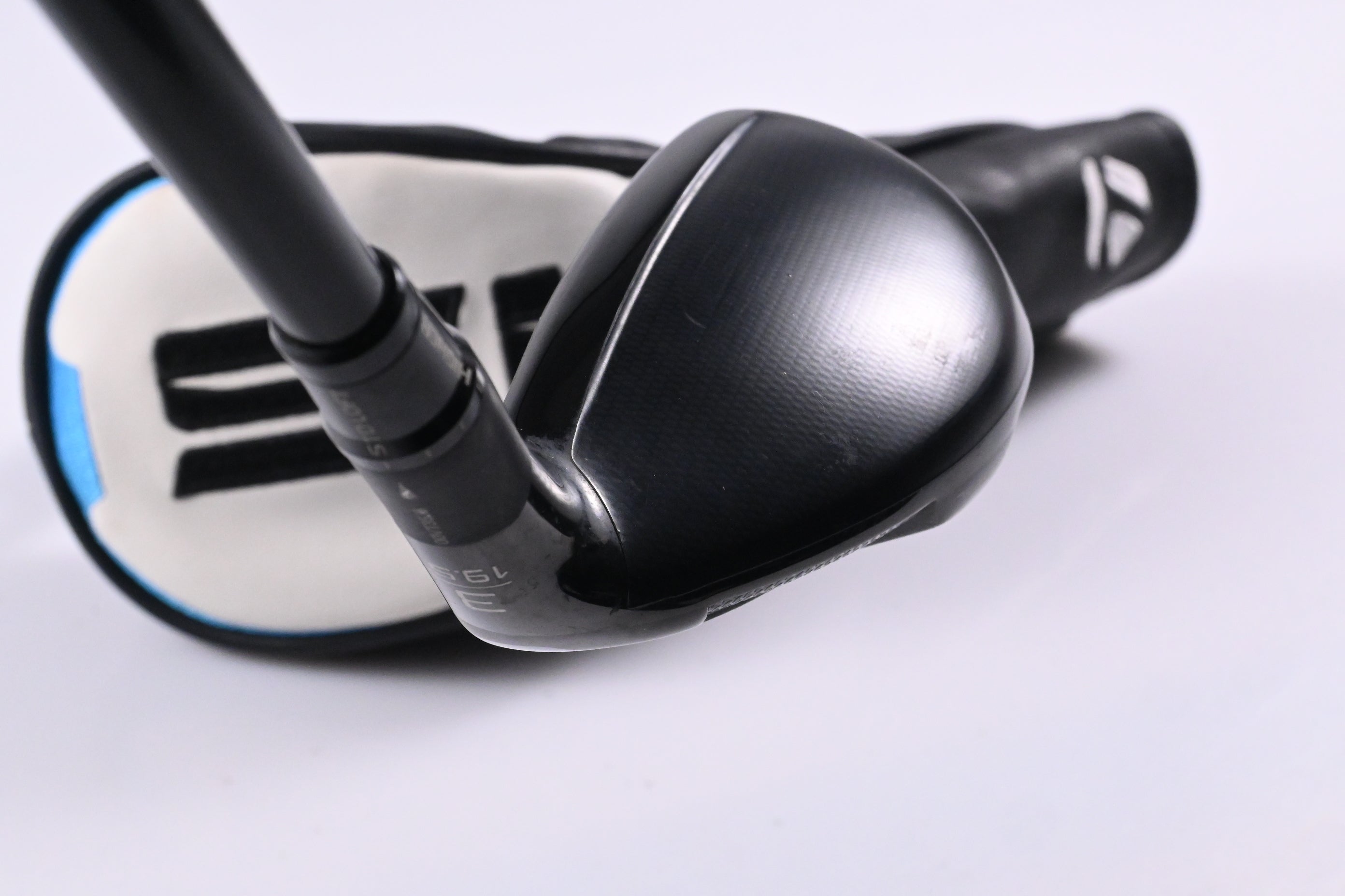 Taylormade SIM2 #3 Hybrid / 19.5 Degree / Stiff Flex Tensei AV Raw Blue 80 Shaft