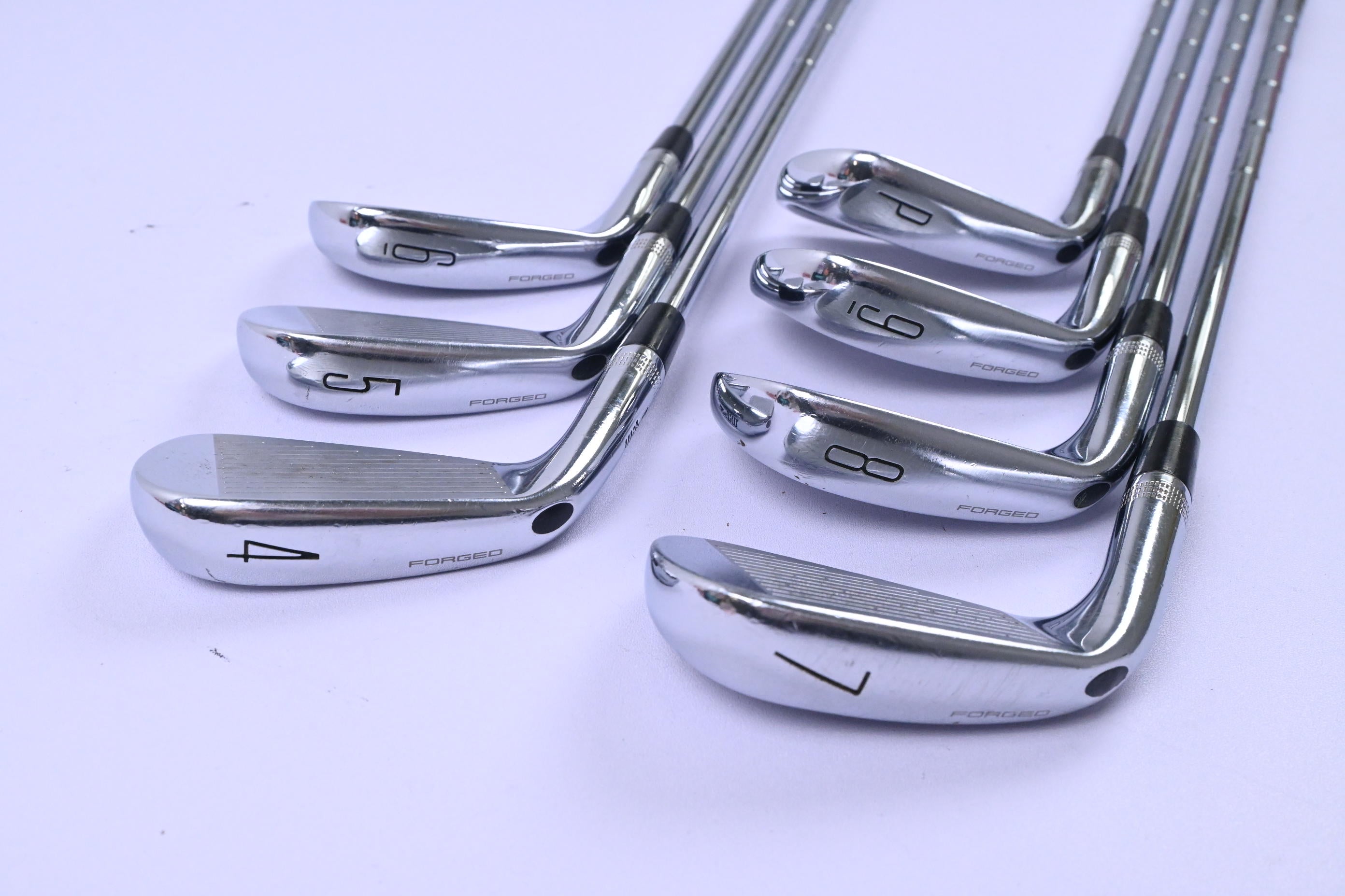 Wilson Staff Model 2024 CB Irons / 4-PW / Regular Flex Dynamic Gold 115 Shafts