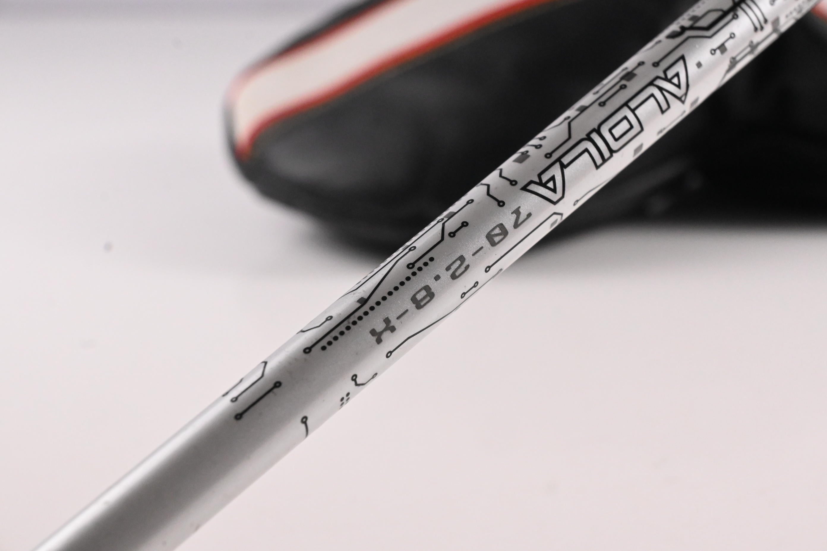 Taylormade M2 2016 Driver / 10.5 Degree / X-Flex Aldila Rogue White 70 Shaft