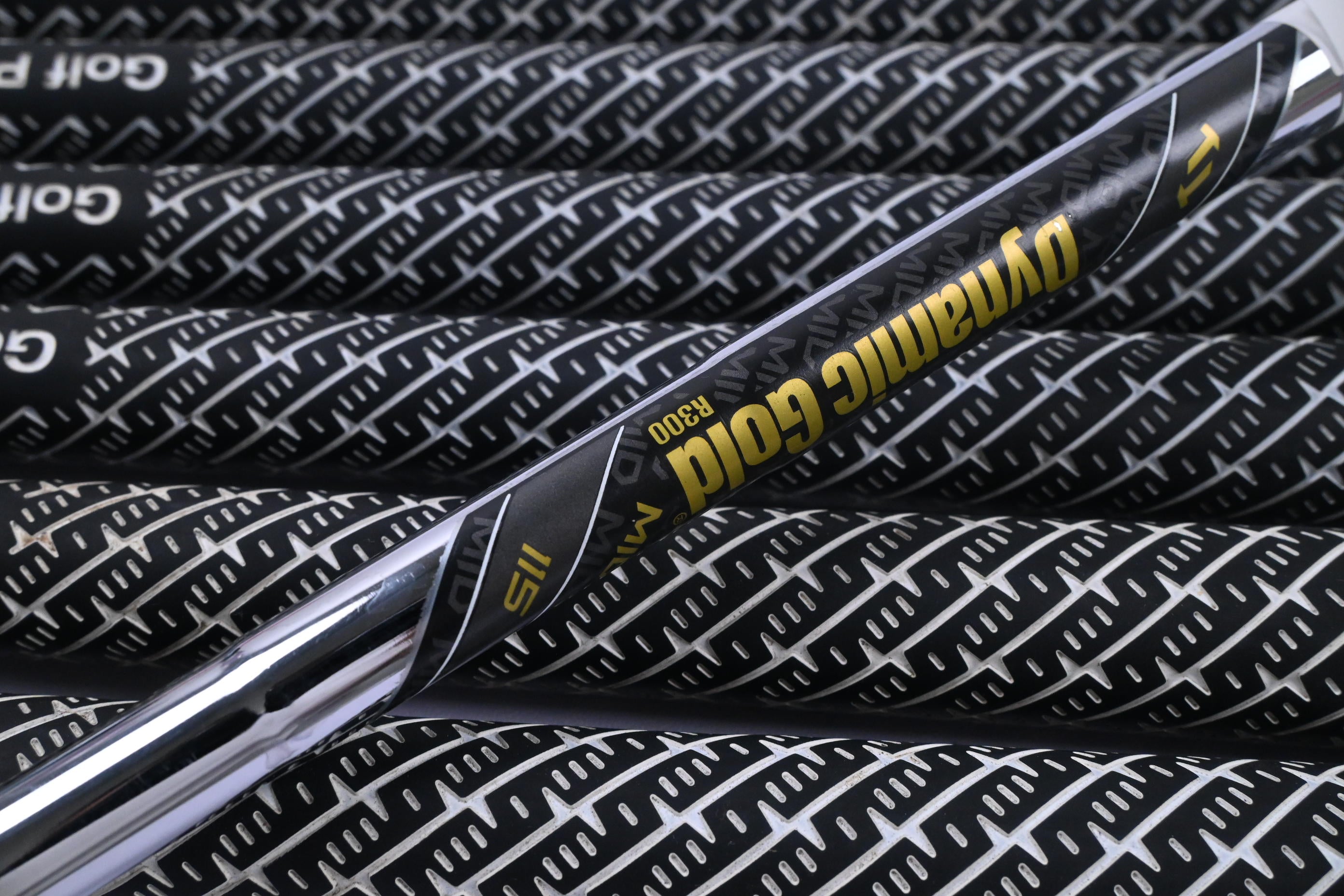 Wilson Staff Model 2024 CB Irons / 4-PW / Regular Flex Dynamic Gold 115 Shafts