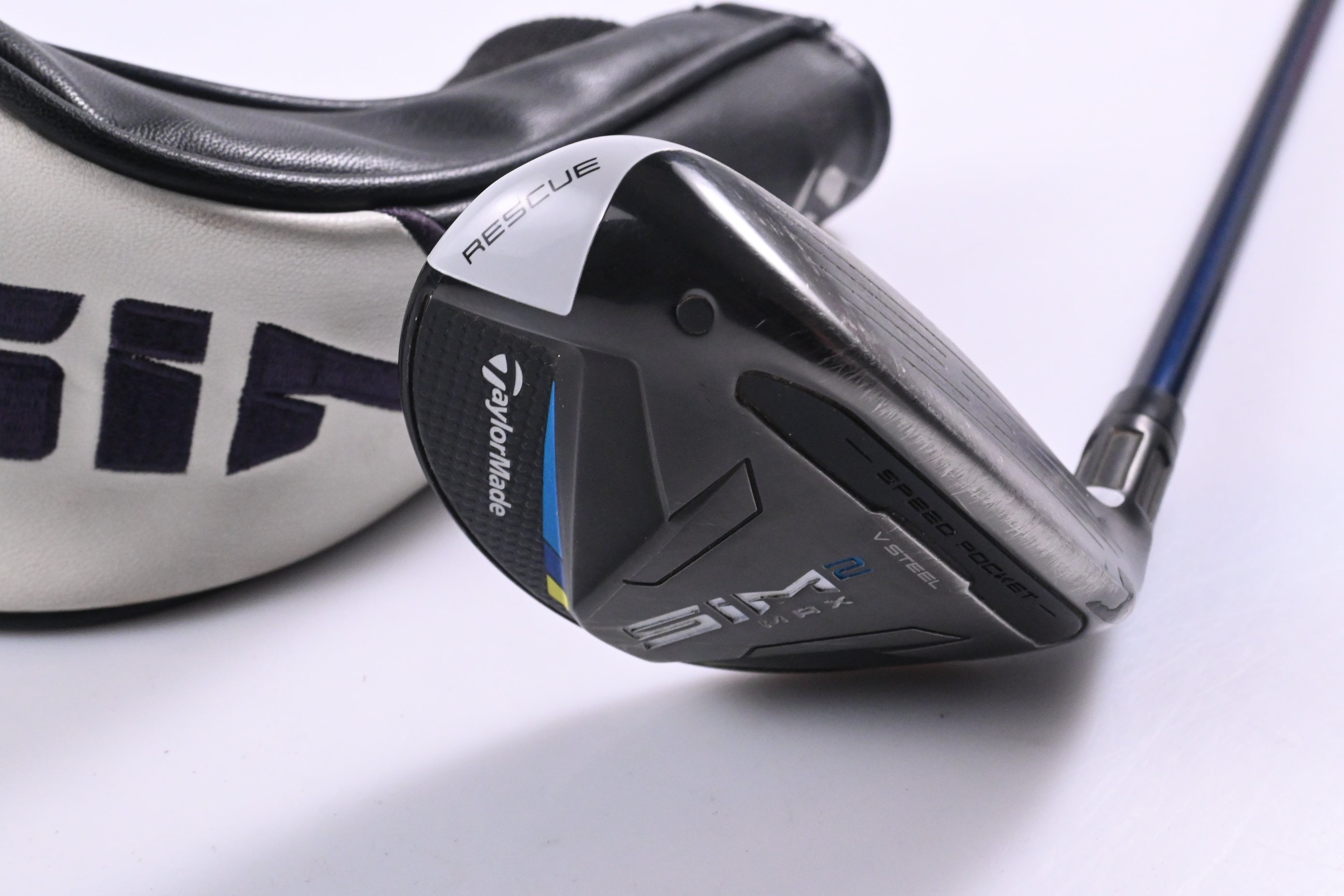Taylormade SIM2 Max #4 Hybrid / 22 Degree / Regular Flex Fujikura Ventus Blue 6
