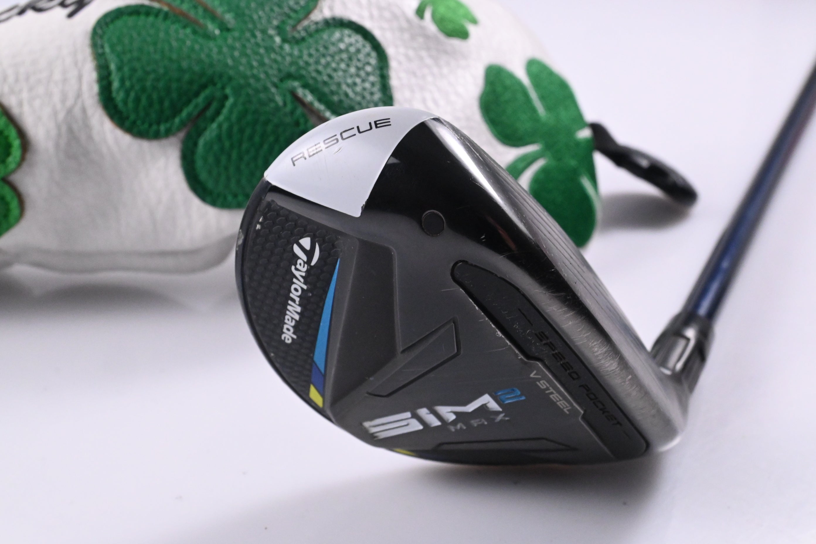 Taylormade SIM2 Max #4 Hybrid / 22 Degree / Regular Flex Ventus Blue 6 Shaft