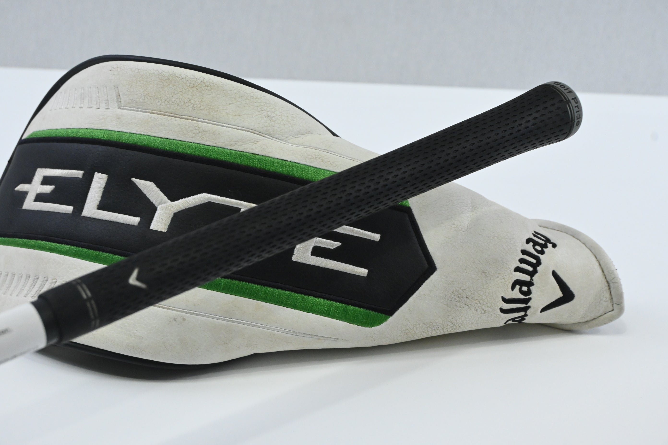 Callaway Elyte Driver / 9 Degree / Regular Flex Vanquish 4 Shaft