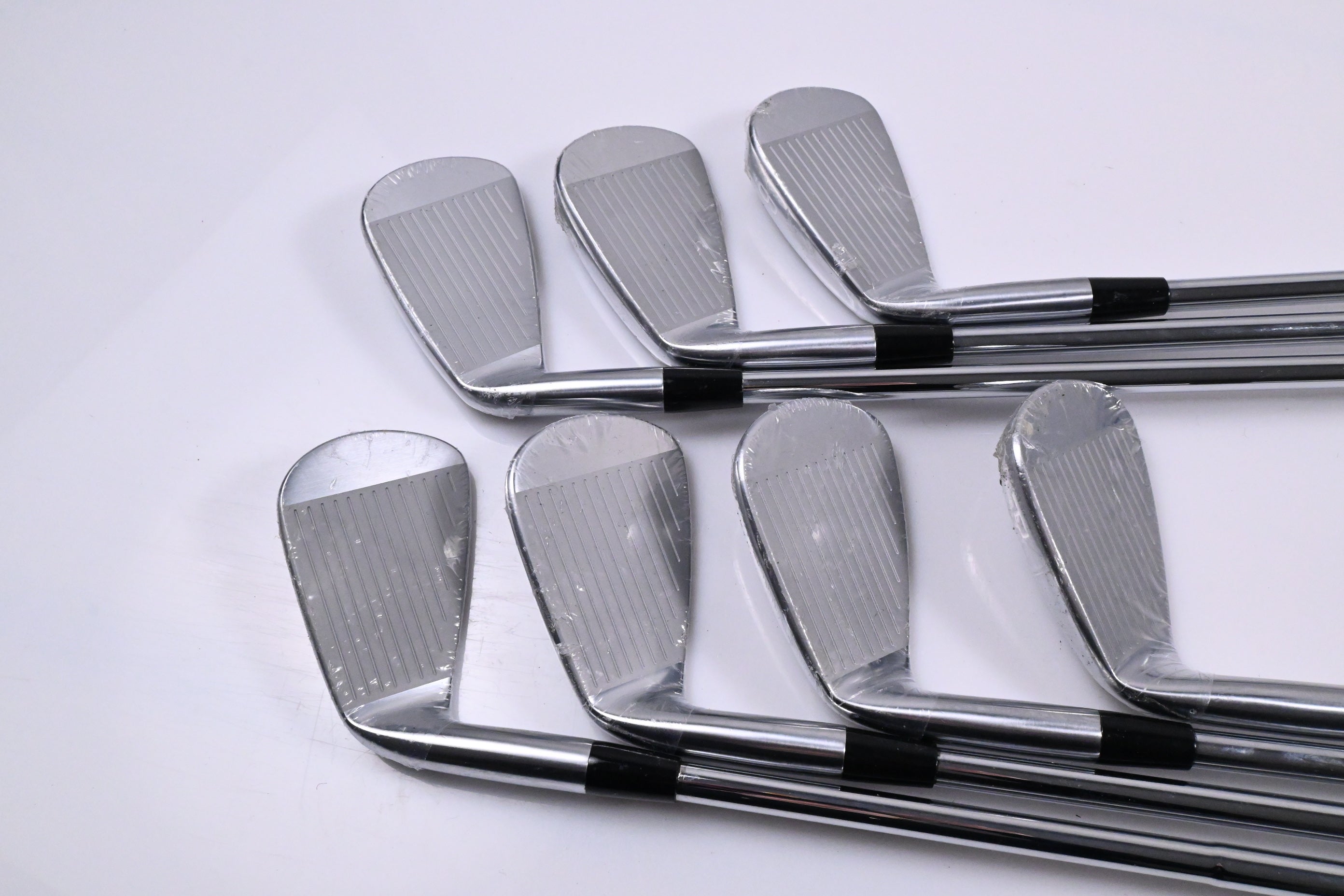 Mizuno Pro 243 Irons / 4-PW / Stiff Flex Dynamic Gold Mid 115 S300 Shaft