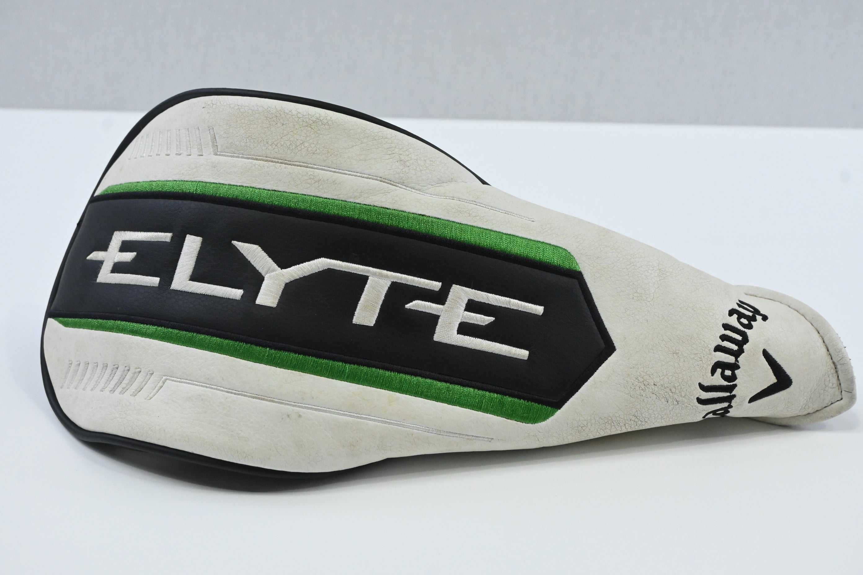 Callaway Elyte Driver / 9 Degree / Regular Flex Vanquish 4 Shaft