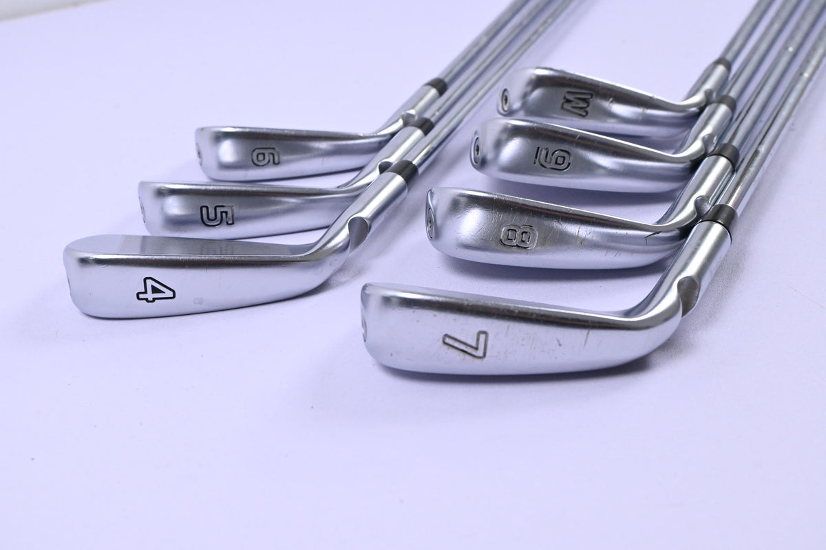 Ping i525 Irons / 4-PW / Black Dot / Regular Flex N.S.PRO Modus 3 Shafts