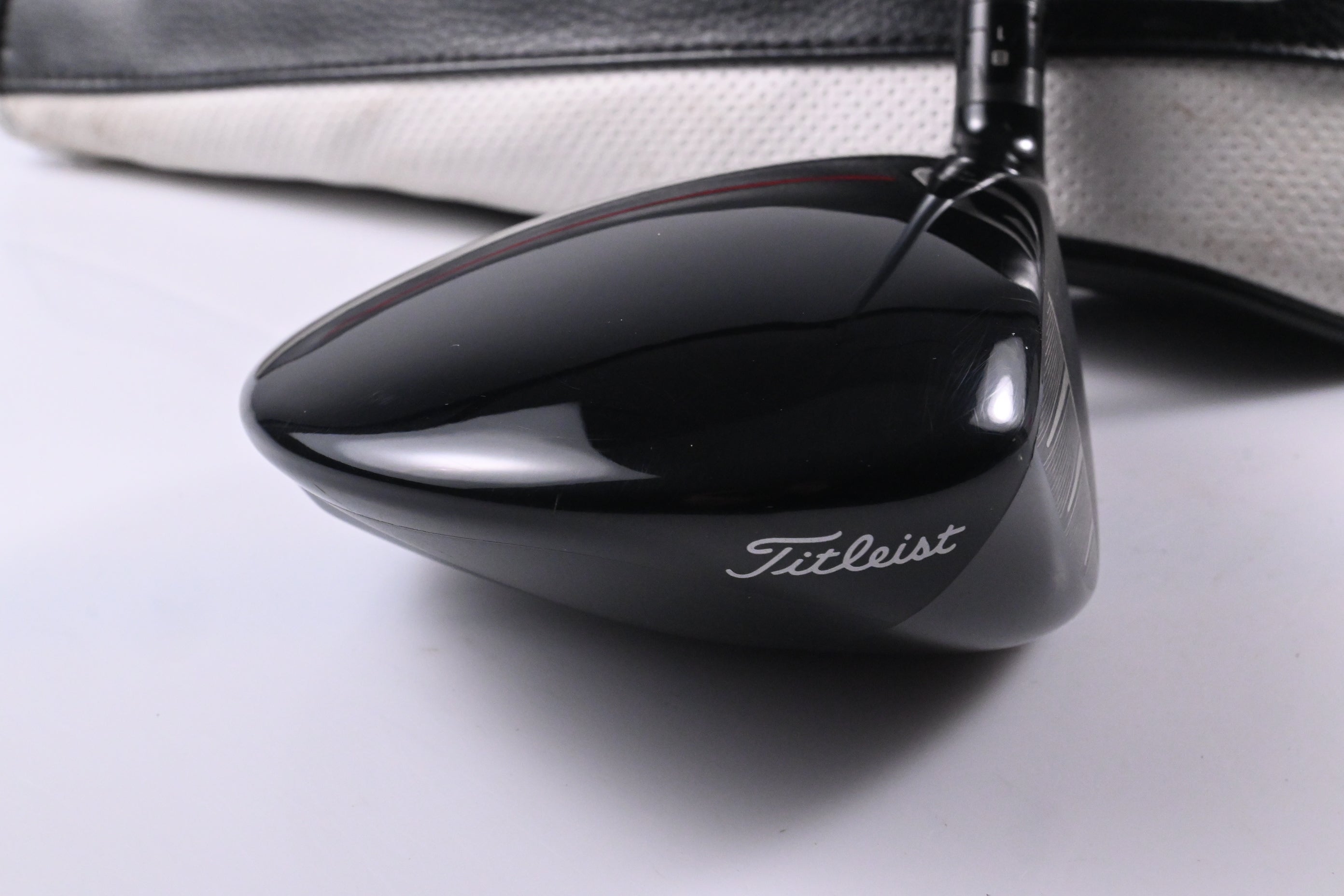 Titleist GT1 Driver / 10 Degree / Regular Flex Fujikura Air Speeder 40 Shaft