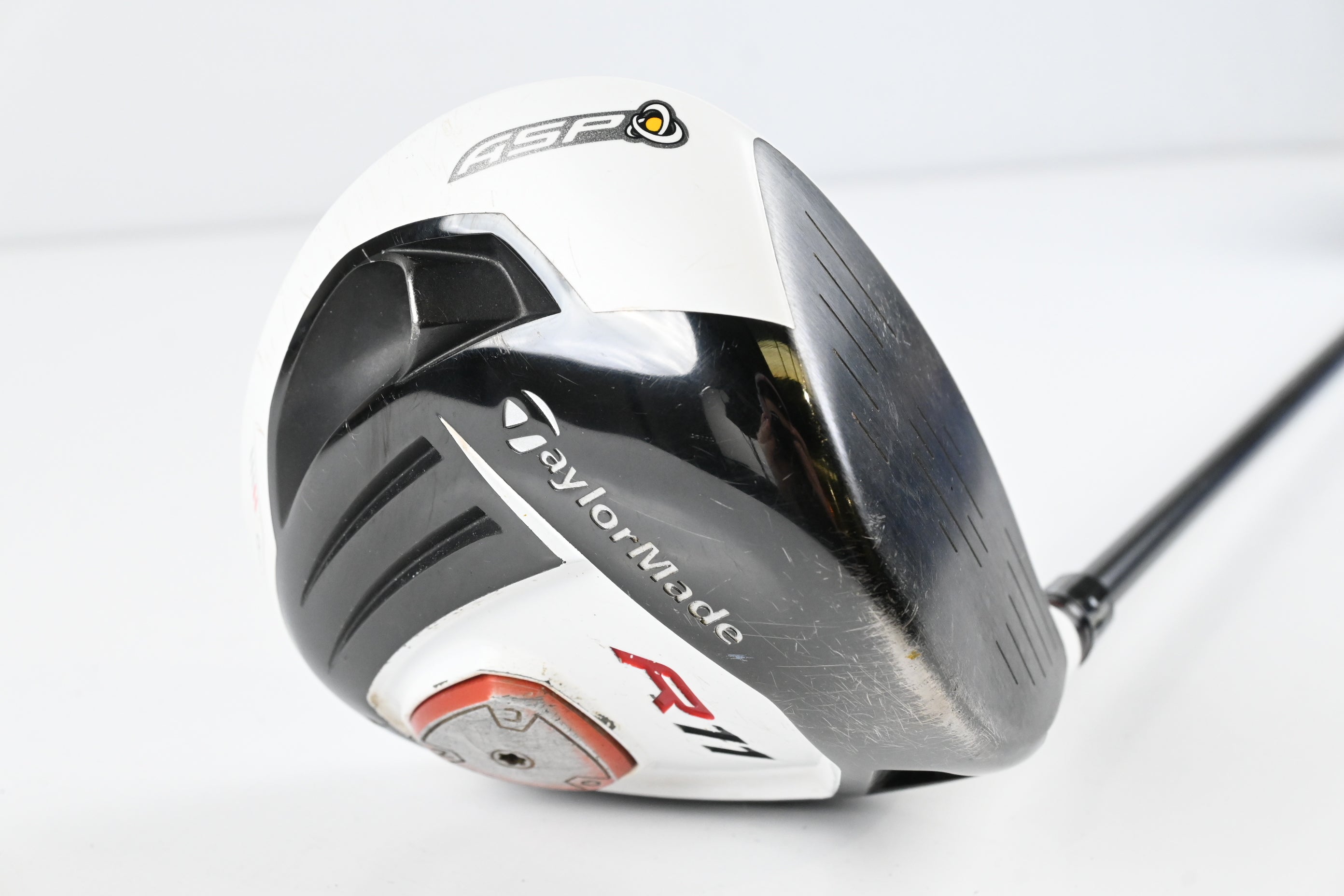 Taylormade R11 Driver / 9 Degree / Regular Flex Fujikura Blur 60 Shaft