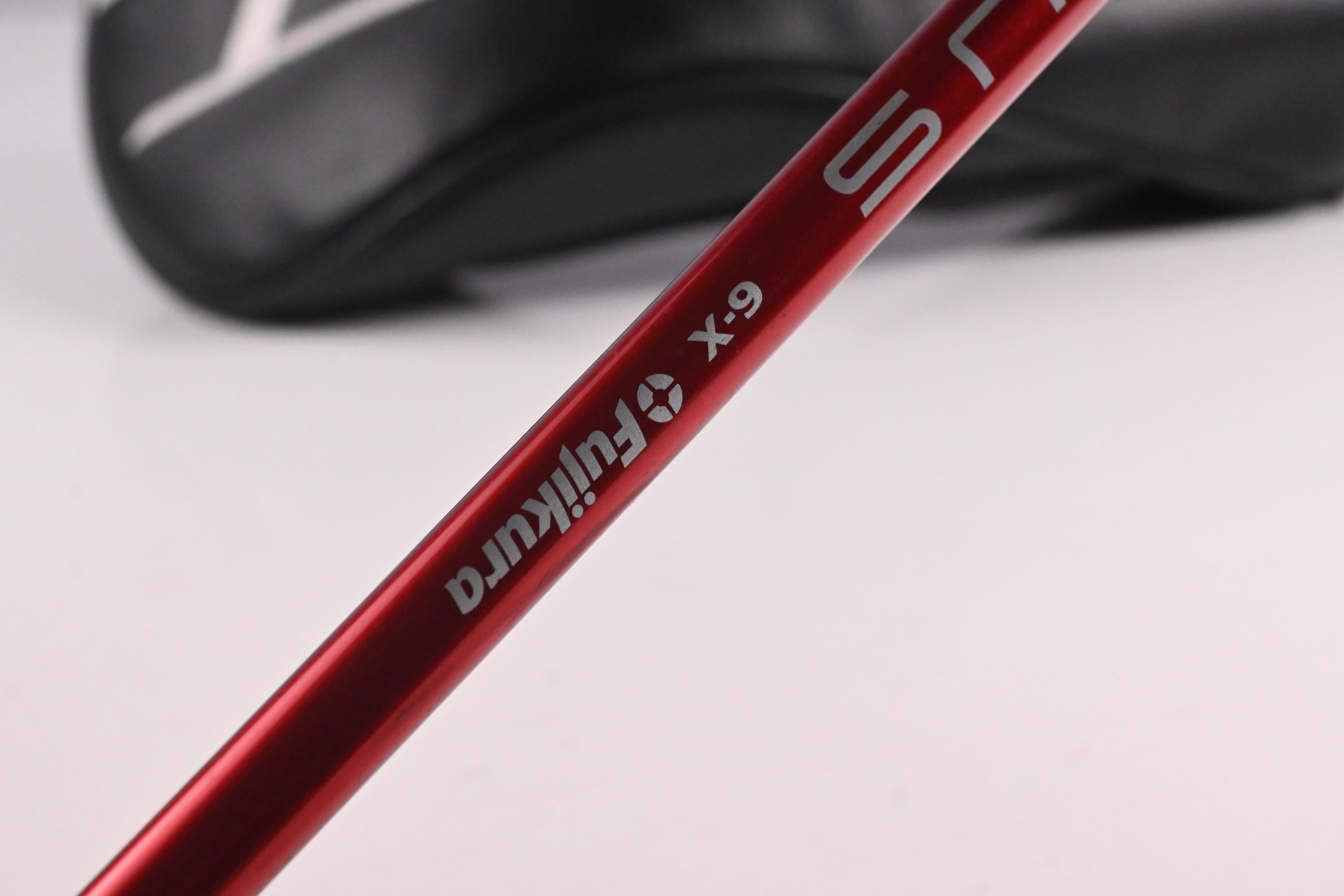 Titleist GT2 Driver / 10 Degree / X-Flex Fujikura Ventus Velocore Red 6 Shaft
