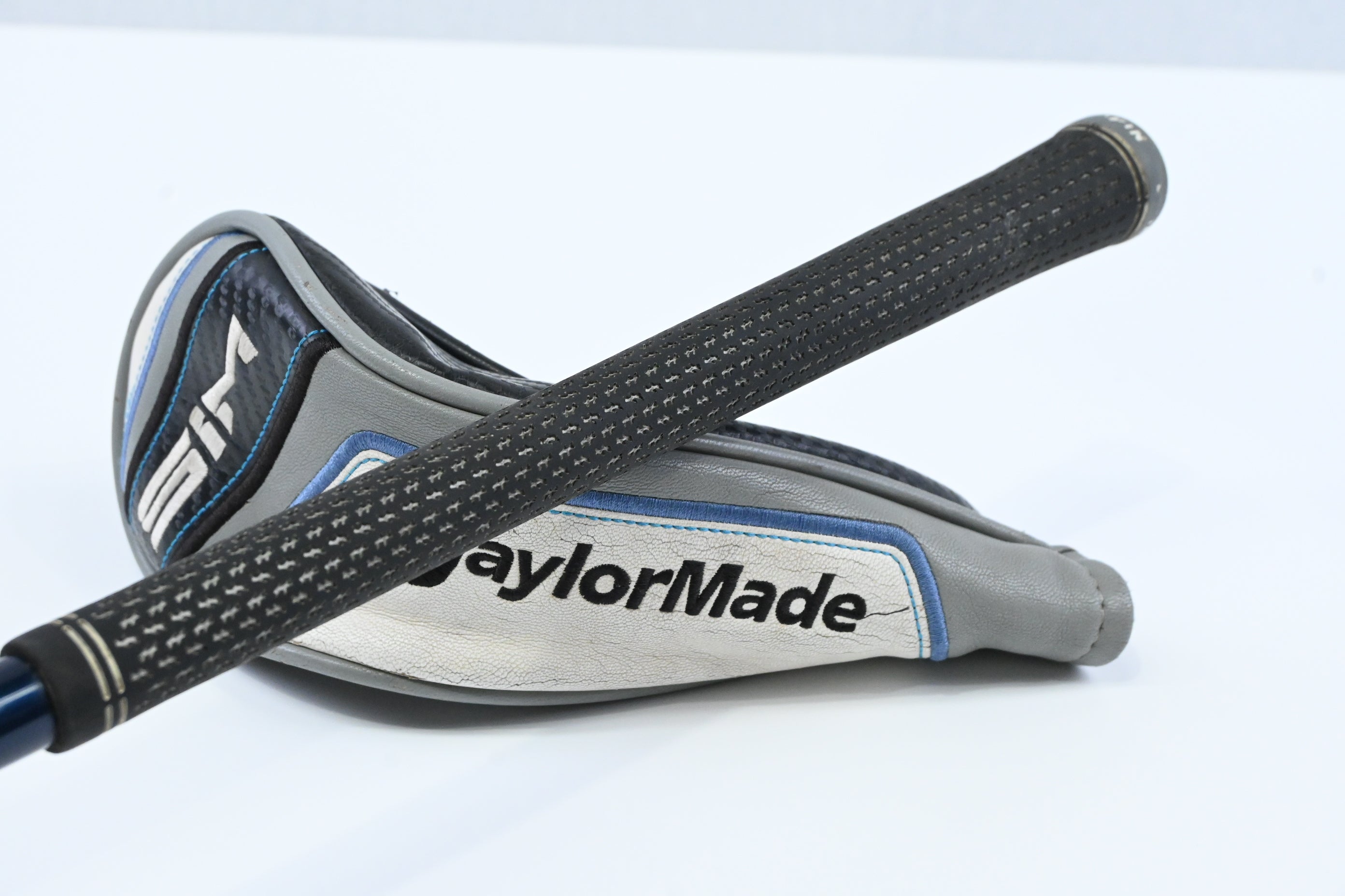 Taylormade SIM Max #3 Hybrid / 19 Degree / Stiff Flex Fujikura Ventus Blue 7