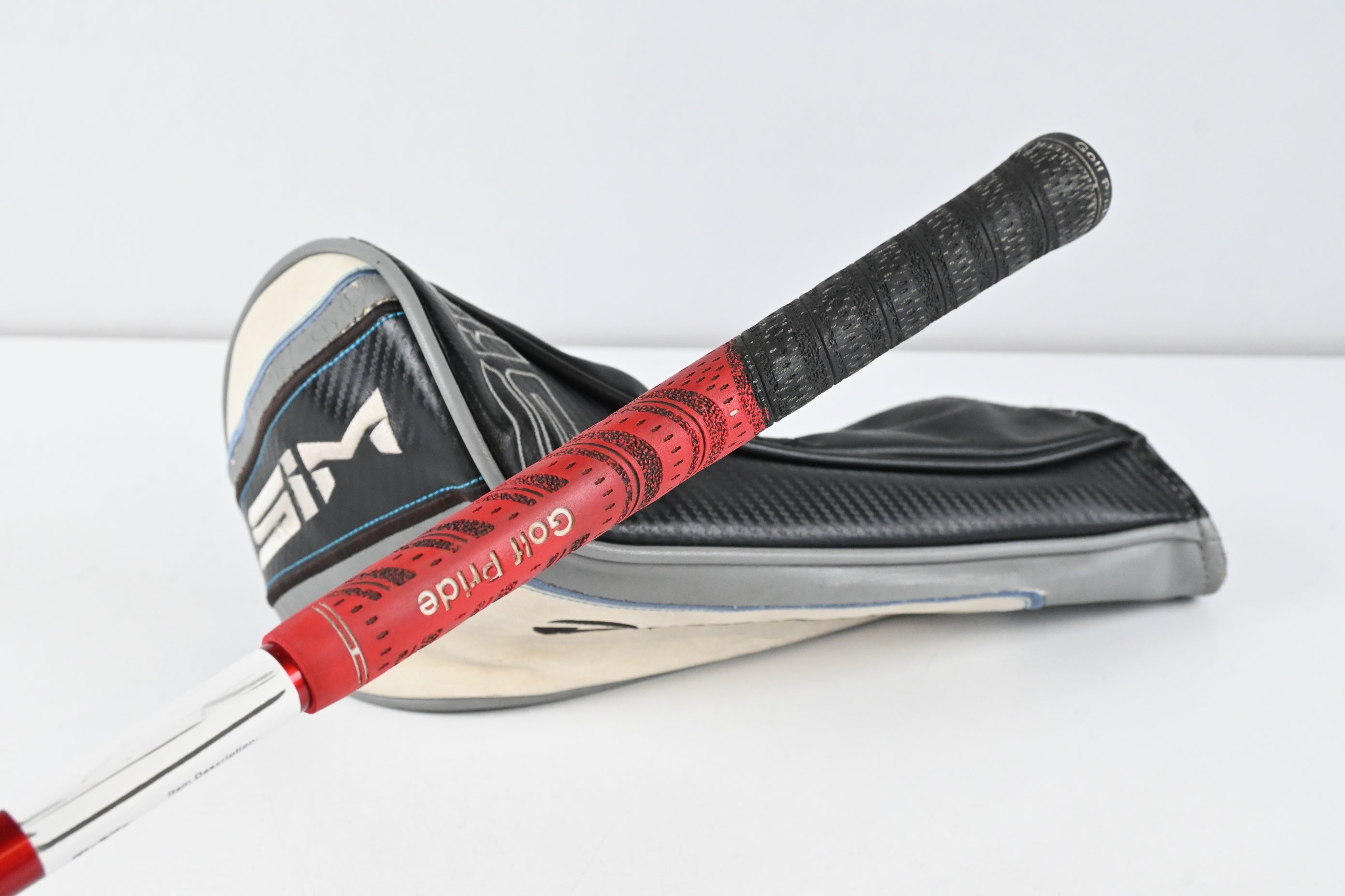Taylormade SIM Max Driver / 10.5 Degree / Regular Flex Fujikura Ventus Red 5