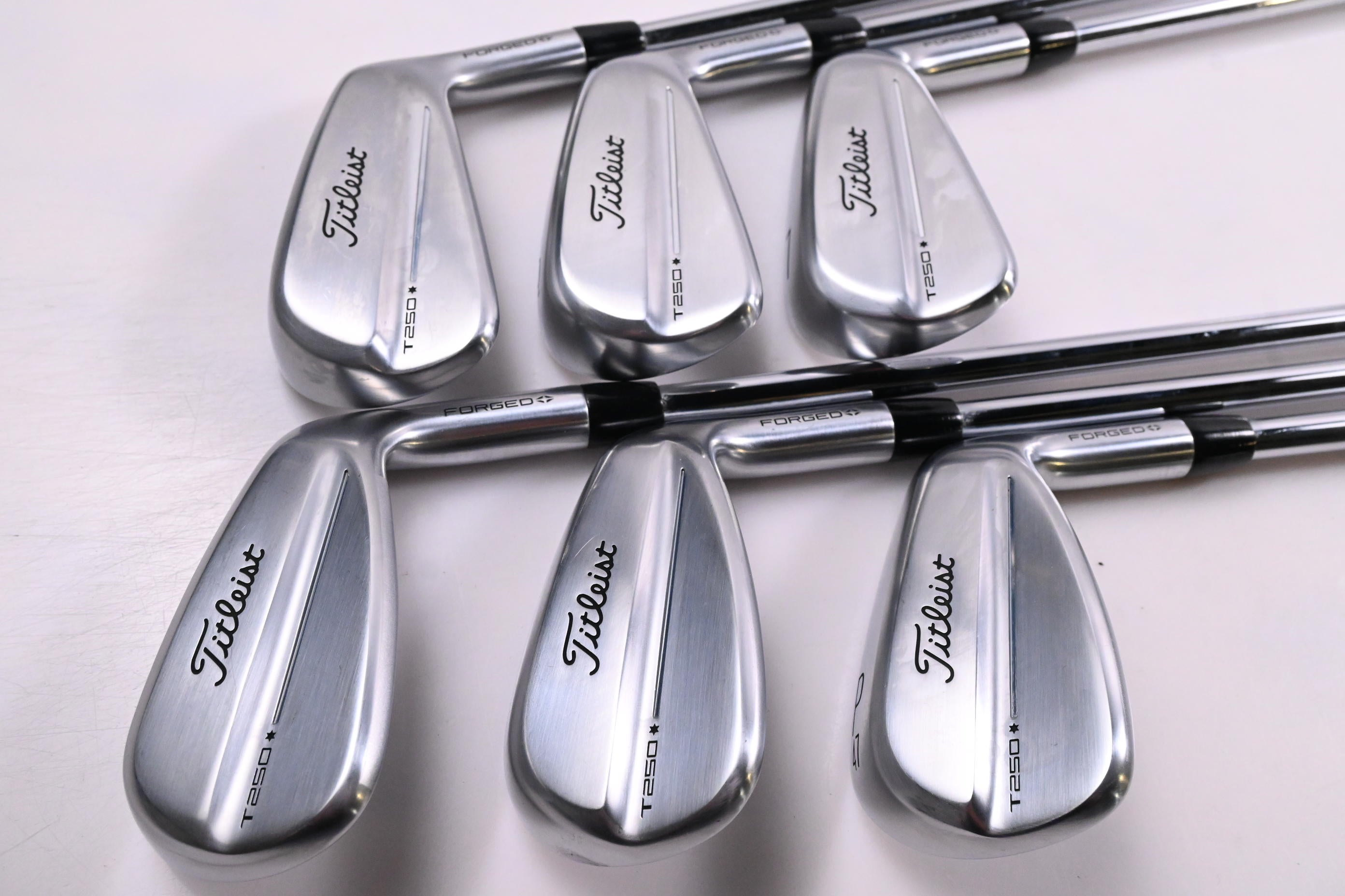 Titleist T250* 2025 Irons / 5-PW / Regular Flex AMT Red Shafts