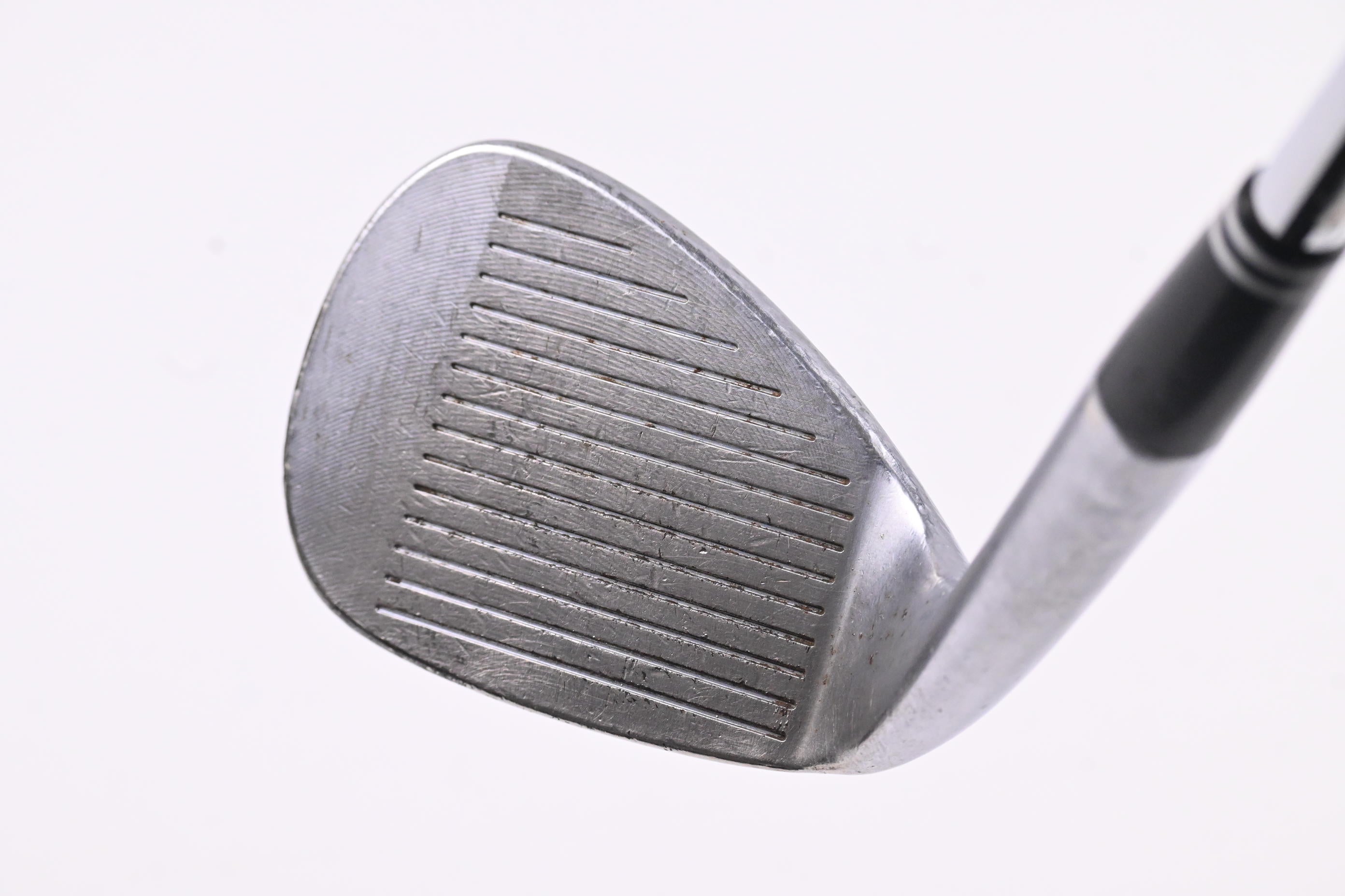 Cleveland 588 Precision Forged Gap Wedge / 52 Degree / Wedge Flex Dynamic Gold