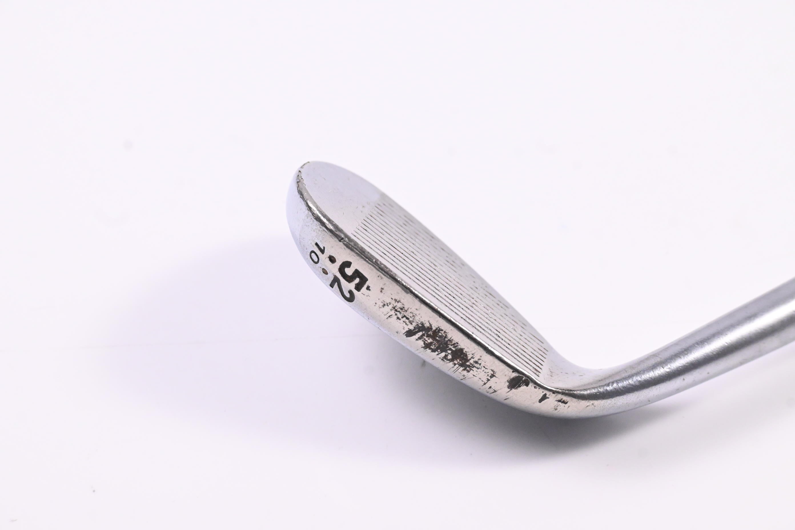 Cleveland 588 Precision Forged Gap Wedge / 52 Degree / Wedge Flex Dynamic Gold