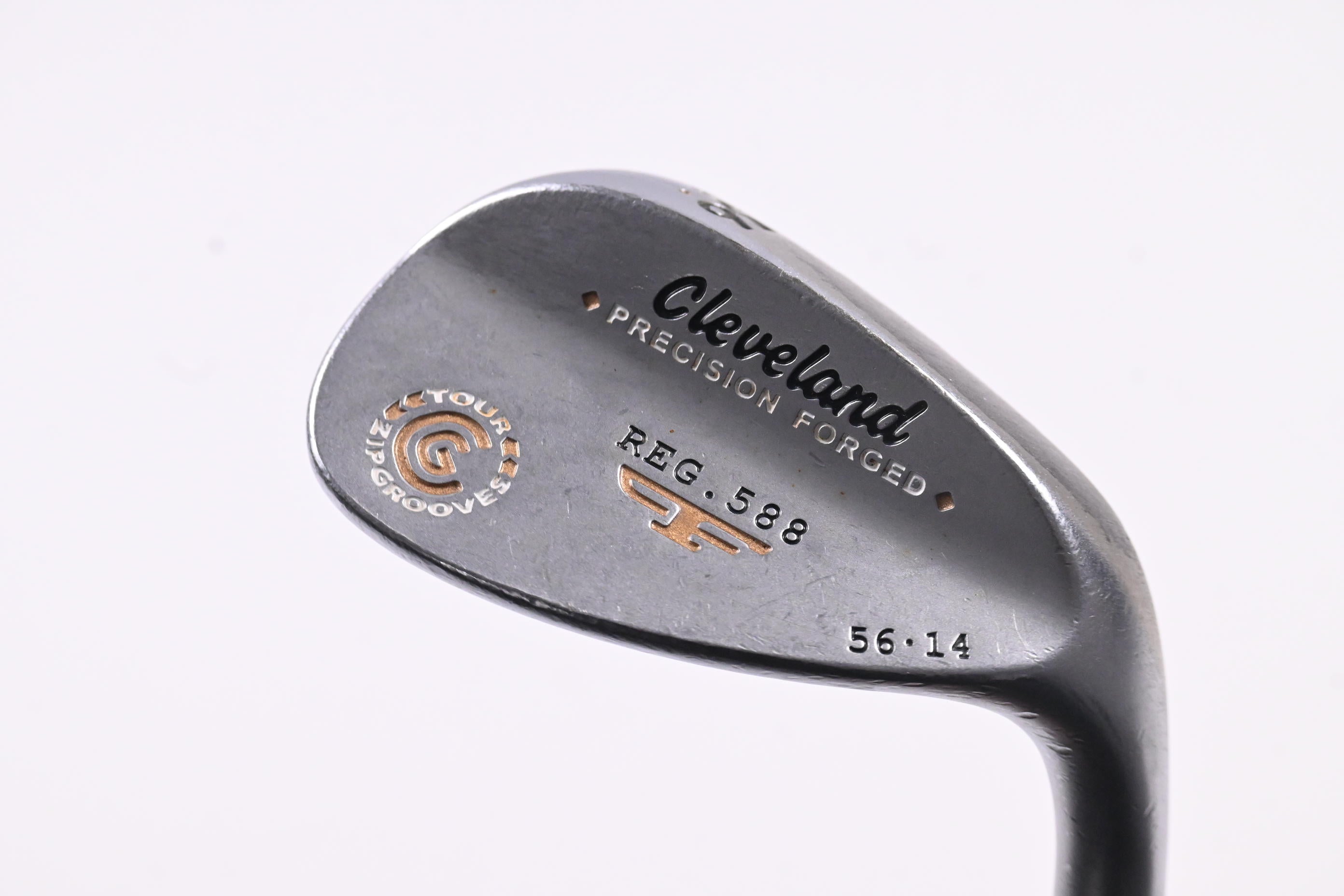 Cleveland 588 Precision Forged Sand Wedge / 56 Degree / Wedge Flex Tour Concept