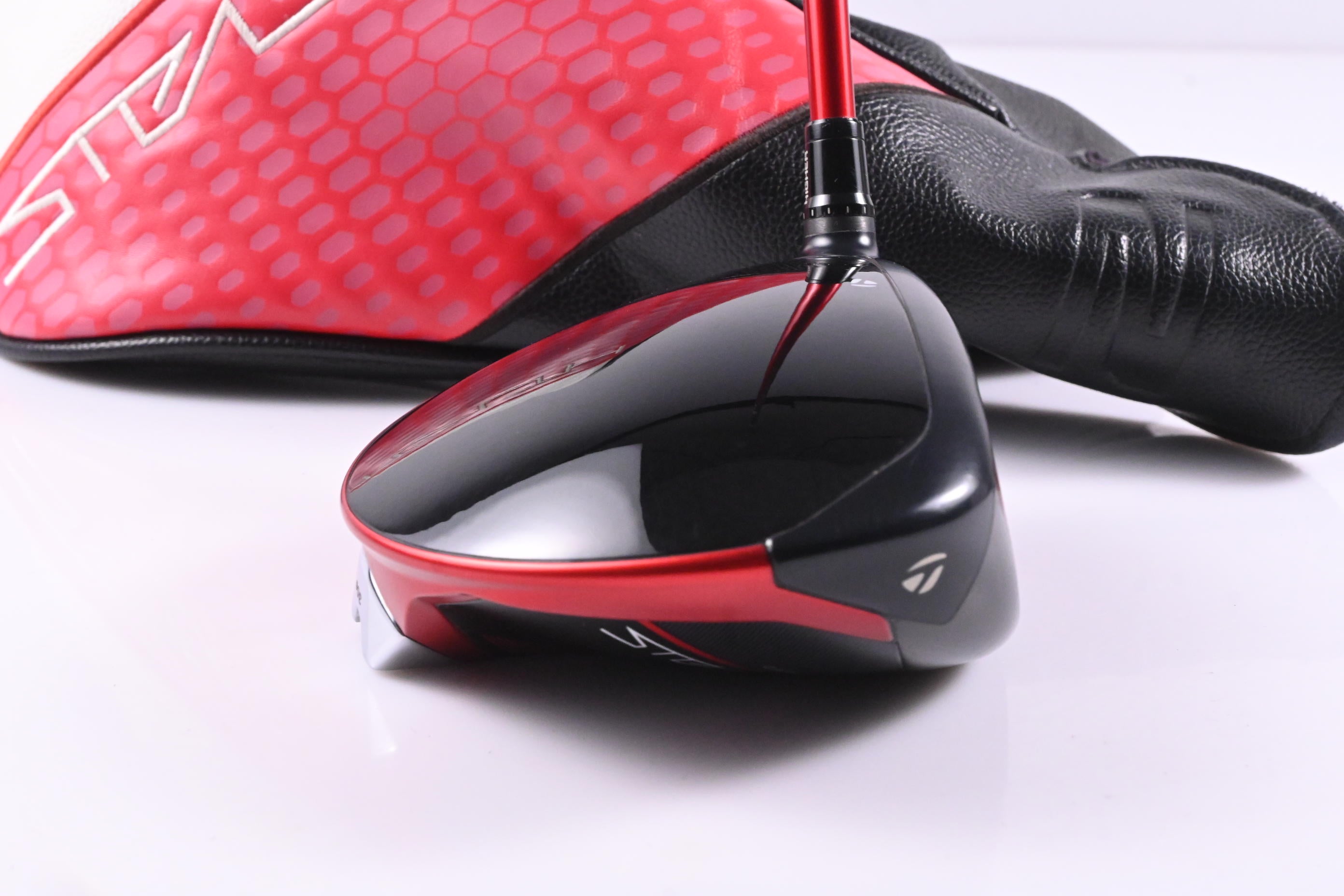 Taylormade Stealth 2 Driver / 10.5 Degree / Stiff Flex Fujikura NX 60 Shaft