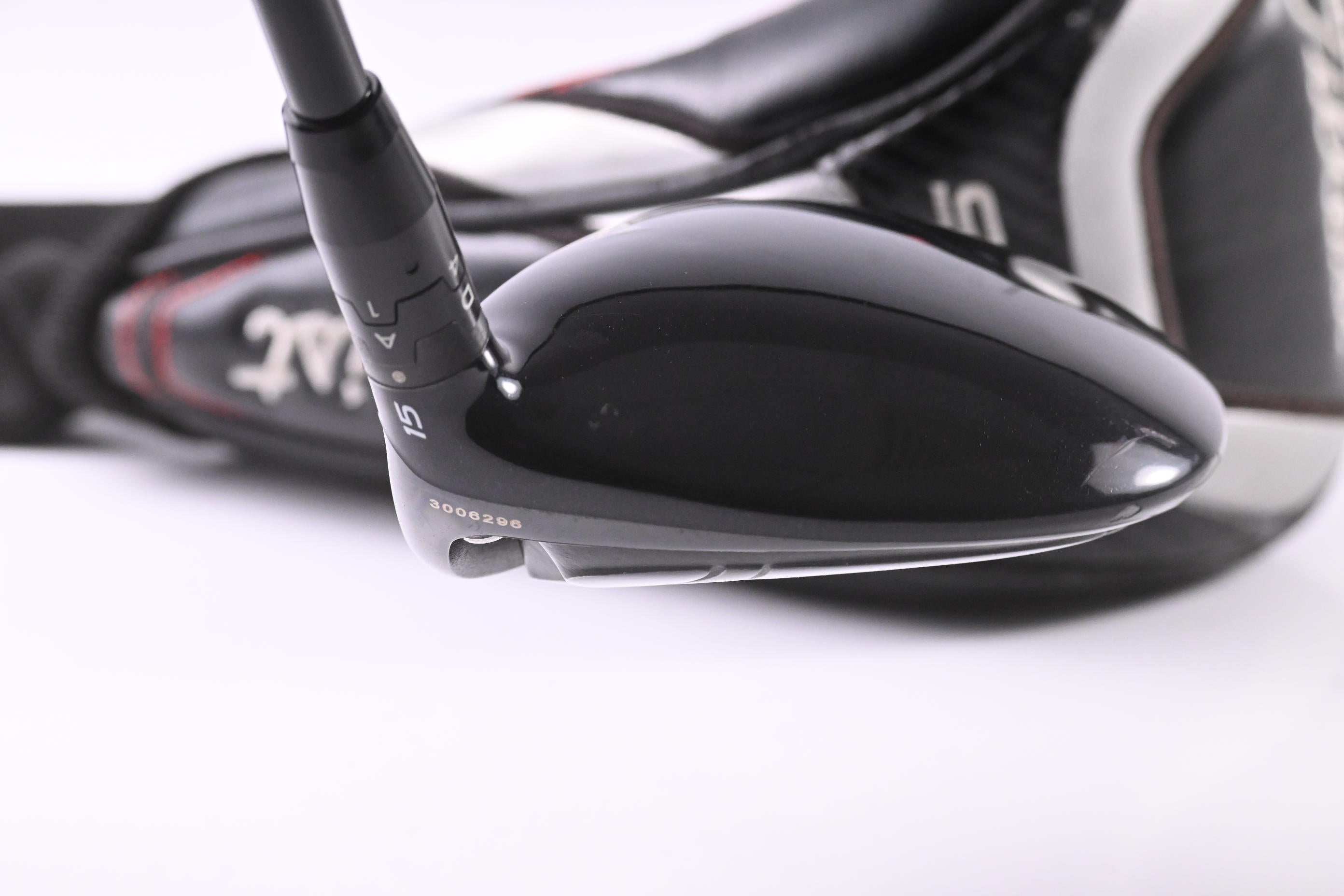 Titleist 915 F #3 Wood / 15 Degree / Stiff Flex HZRDUS Smoke RDX Red 75 Shaft