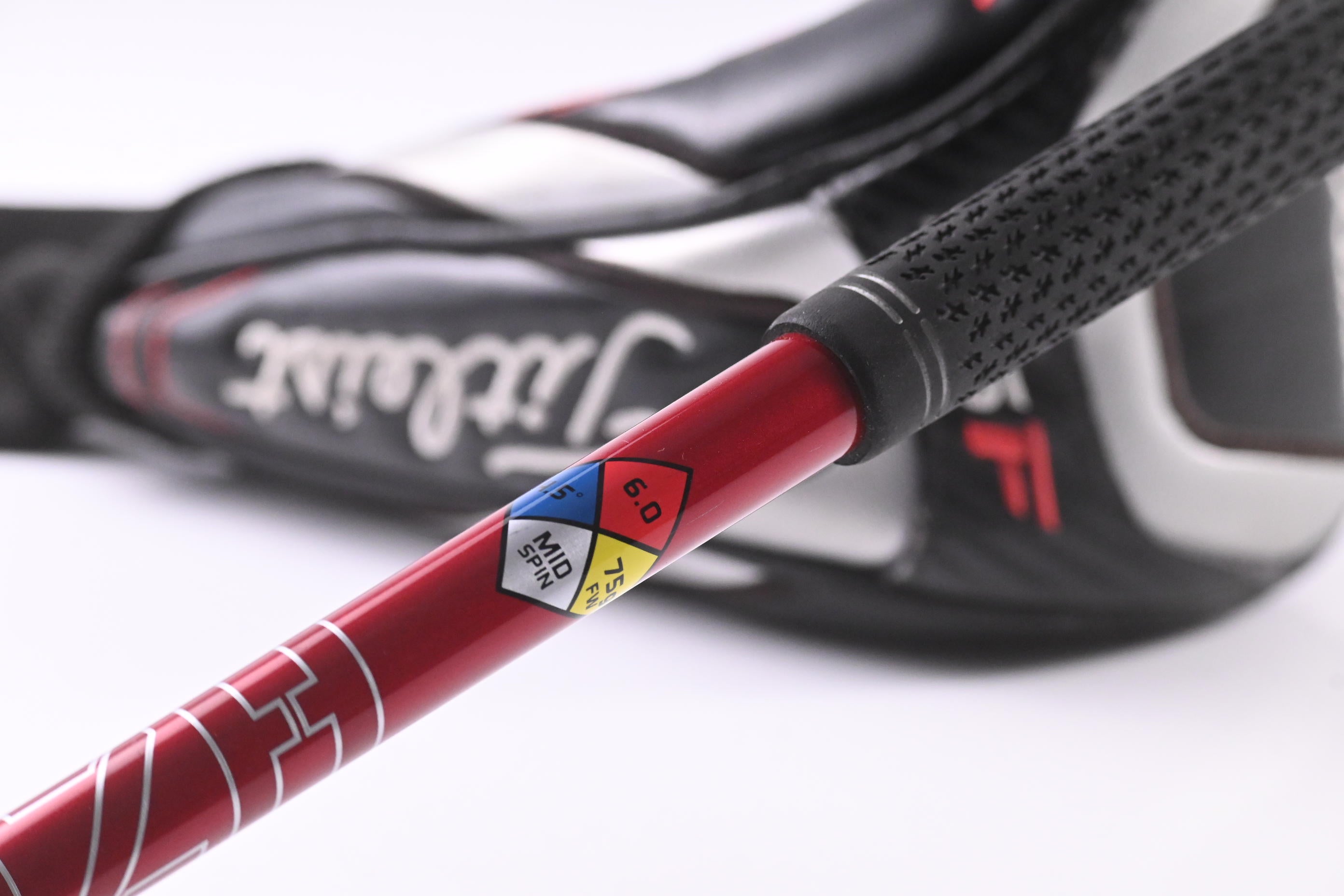 Titleist 915 F #3 Wood / 15 Degree / Stiff Flex HZRDUS Smoke RDX Red 75 Shaft