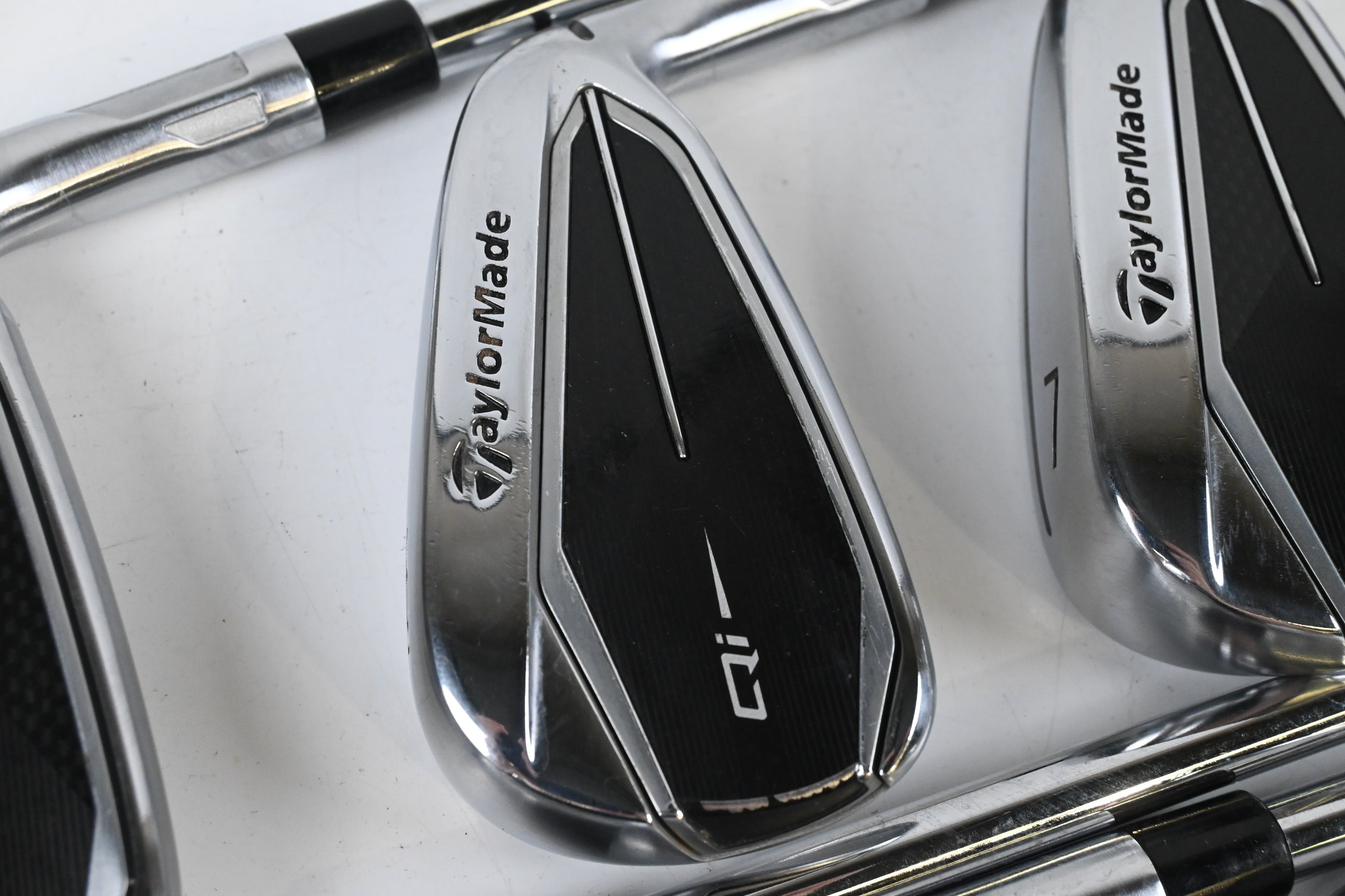 Taylormade Qi Irons / 5-PW / Regular Flex KBS MAX MT 85 Shafts