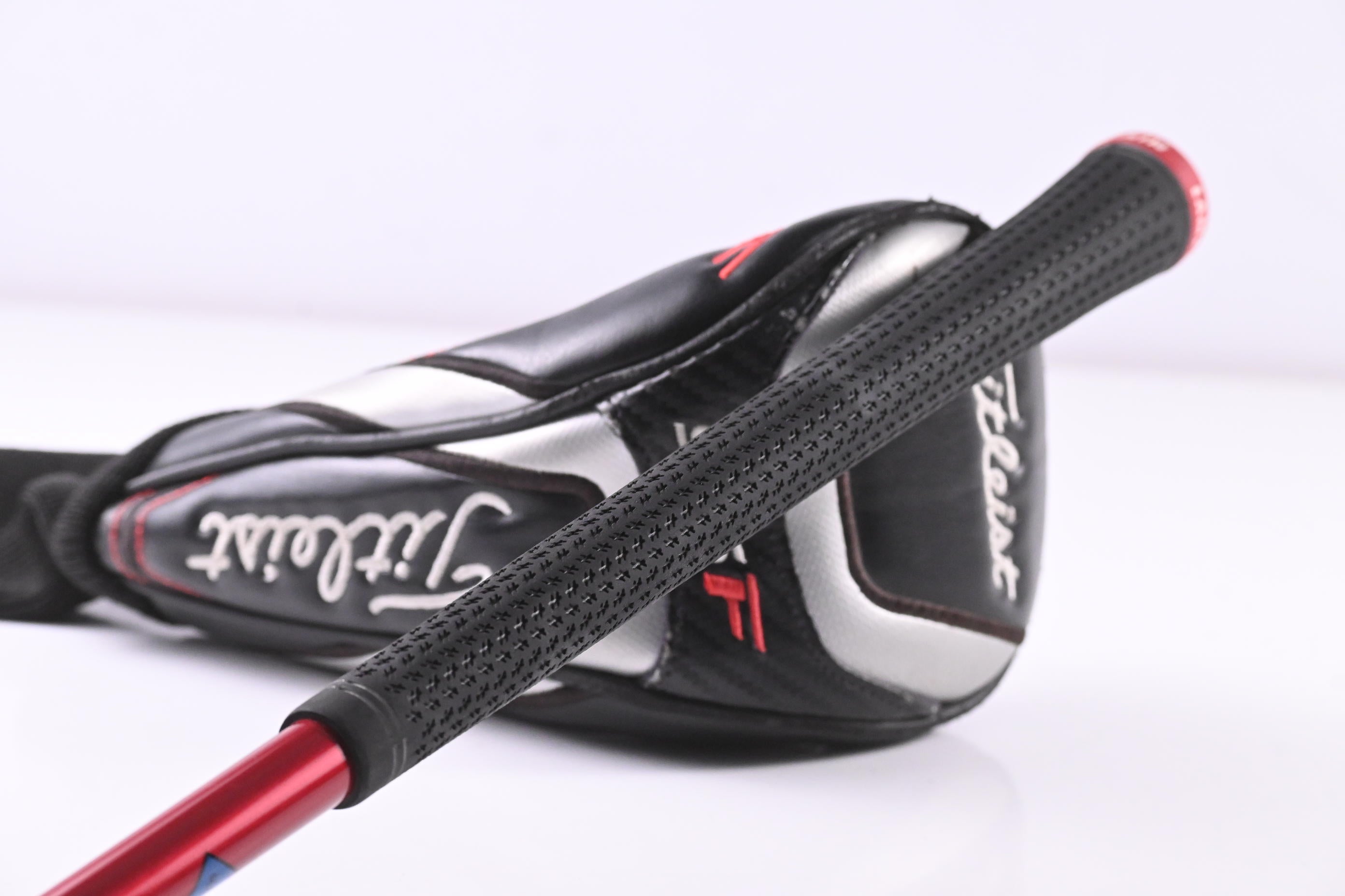 Titleist 915 F #3 Wood / 15 Degree / Stiff Flex HZRDUS Smoke RDX Red 75 Shaft