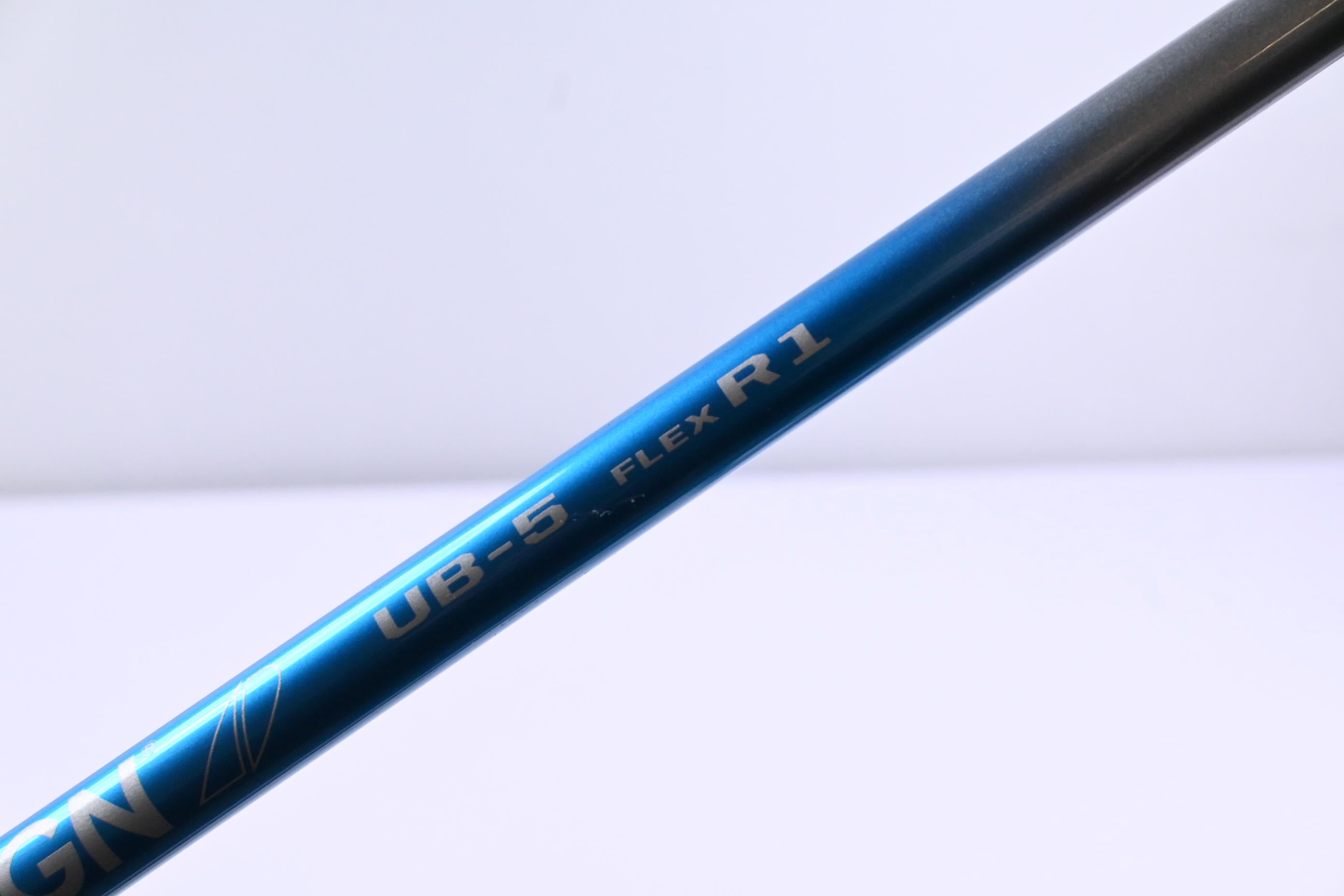 Graphite Design Tour AD UB-5 Driver Shaft / Regular Flex / Titleist Adapter