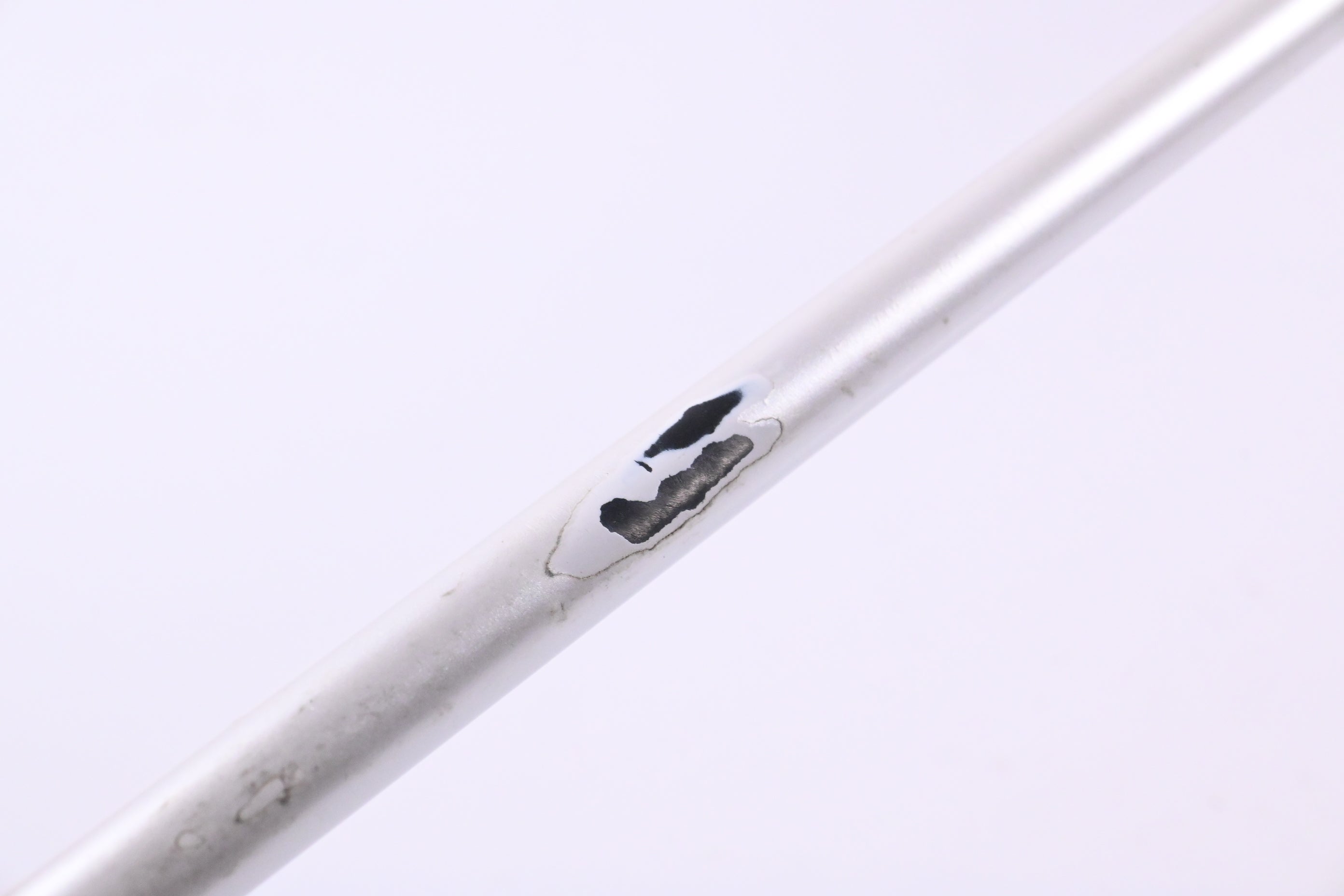 Titleist 915H #2 Hybrid / 18 Degree / Stiff Flex Aldila Rouge Silver 85 Shaft