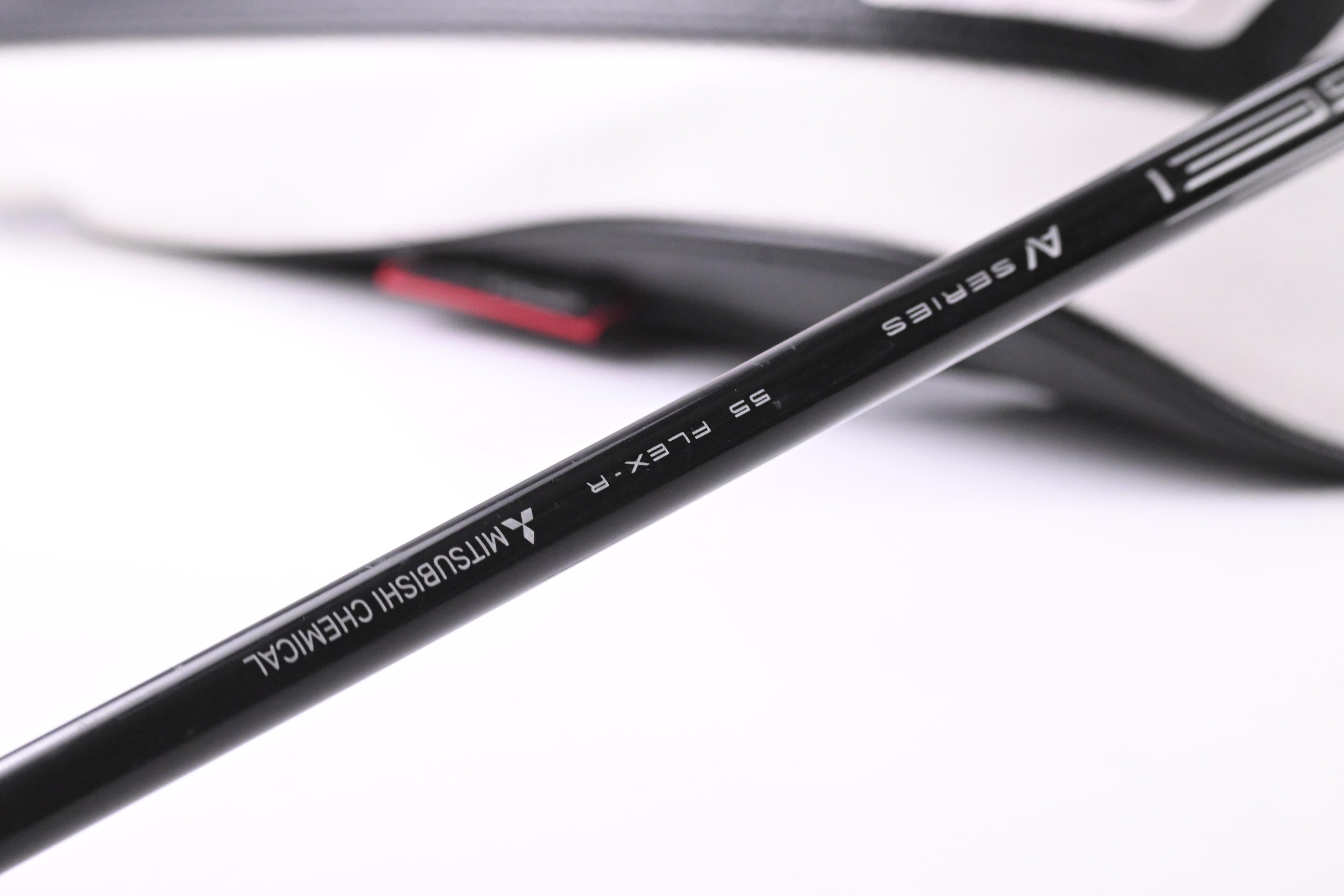 Titleist GT2 Driver / 10 Degree / Regular Flex Tensei AV Blue 55 Shaft