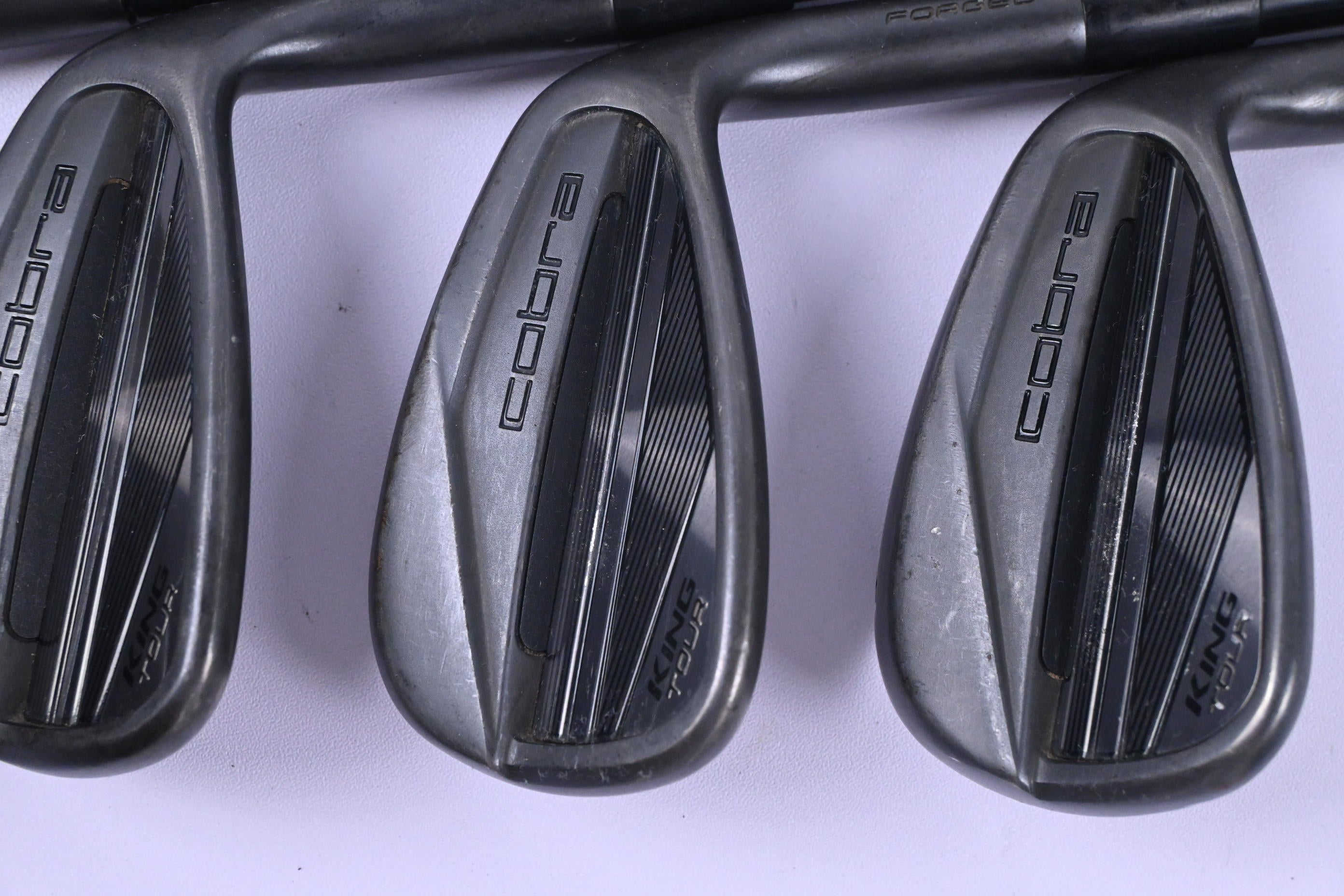 Cobra King Tour 2023 Irons / 4-PW+GW / Regular Flex KBS Tour Graphite Iron 75