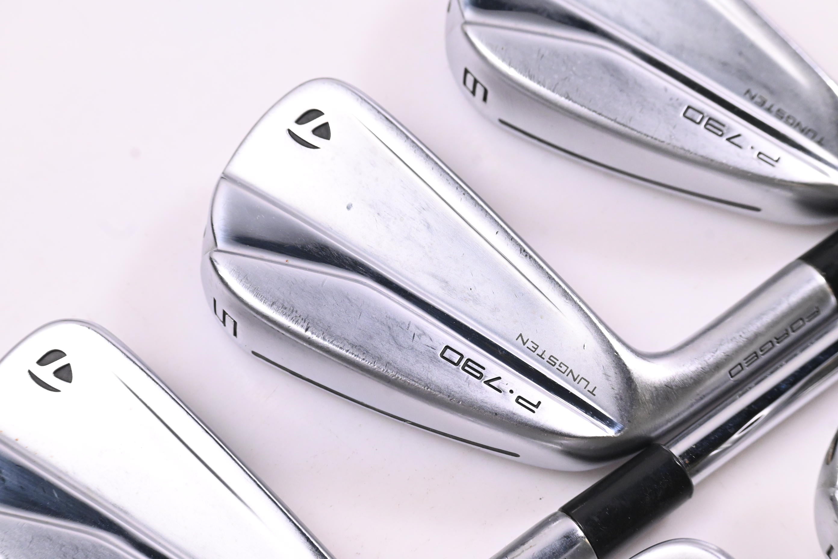 Left Hand Taylormade P790 2021 Irons / 4-PW / Regular Flex Dynamic Gold 95 R300