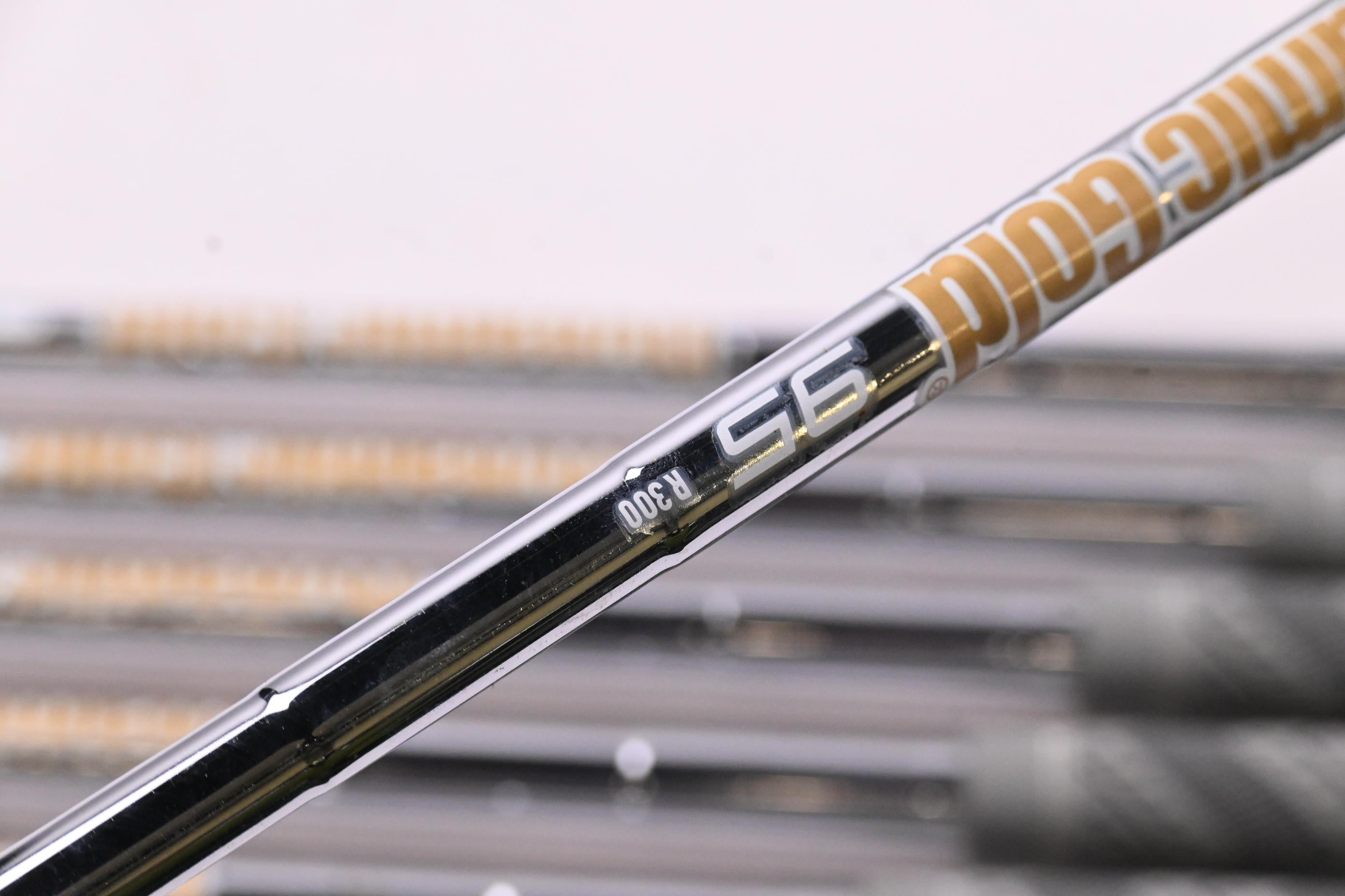 Left Hand Taylormade P790 2021 Irons / 4-PW / Regular Flex Dynamic Gold 95 R300