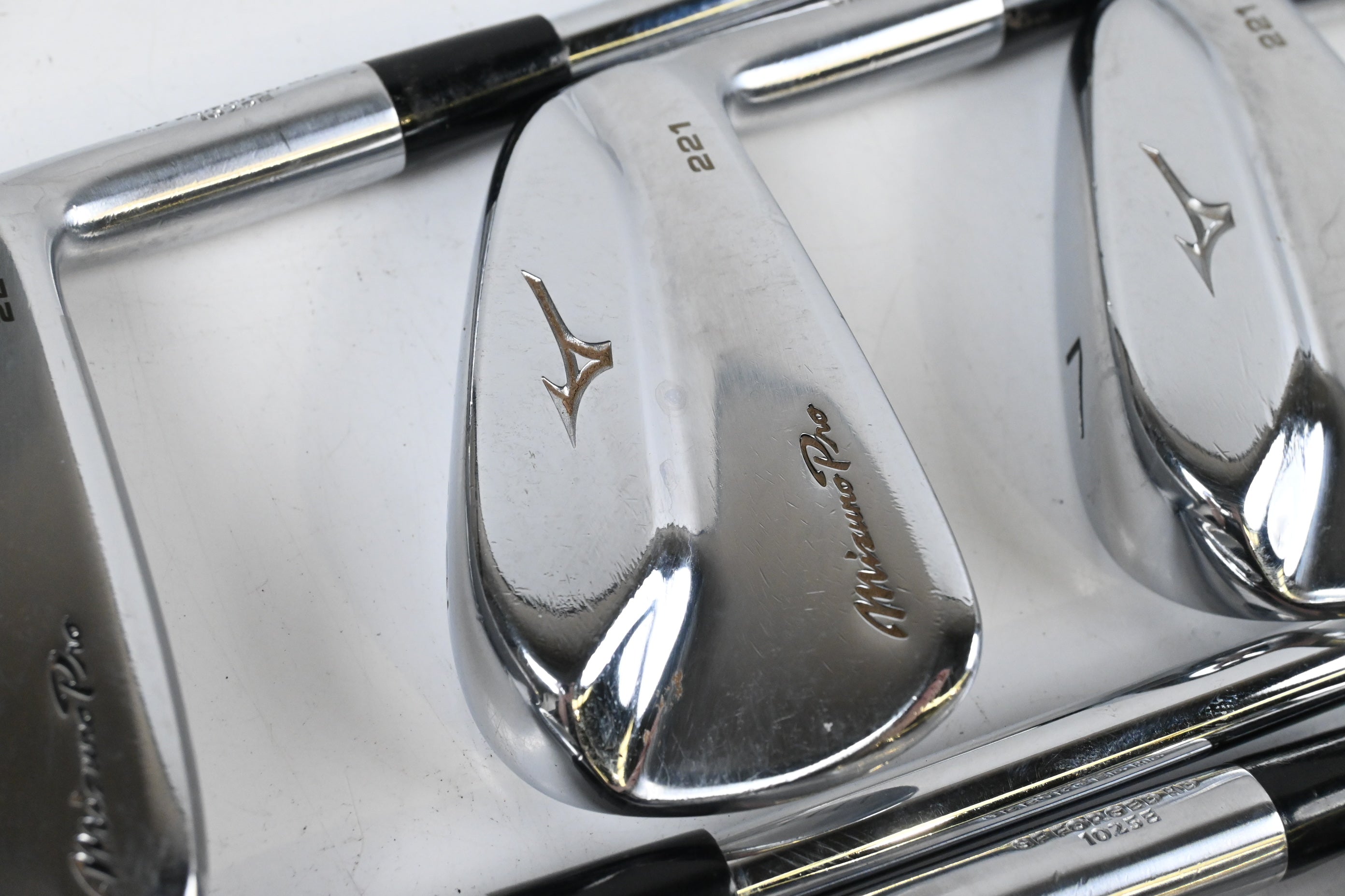 Mizuno Pro 221 Irons / 5-PW / Stiff Flex Dynamic Gold S300 Shafts