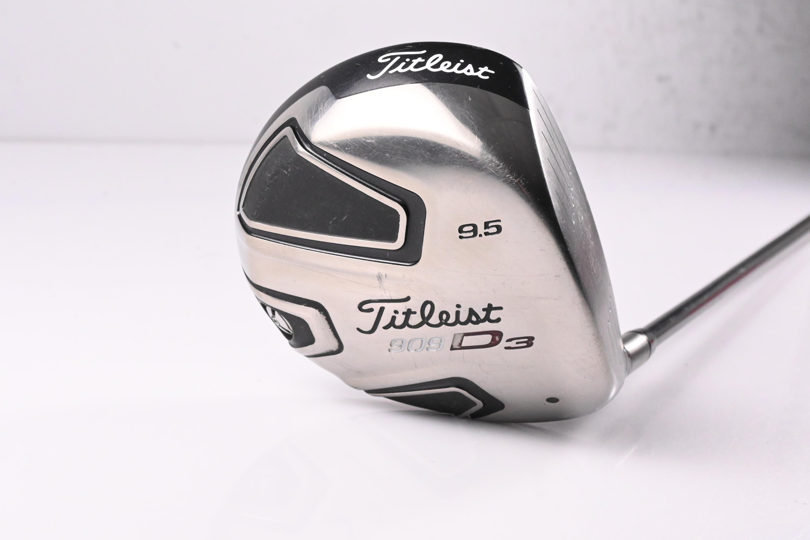 Titleist 909 D3 Driver / 9.5 Degree / Stiff Flex Aldila Voodoo Shaft