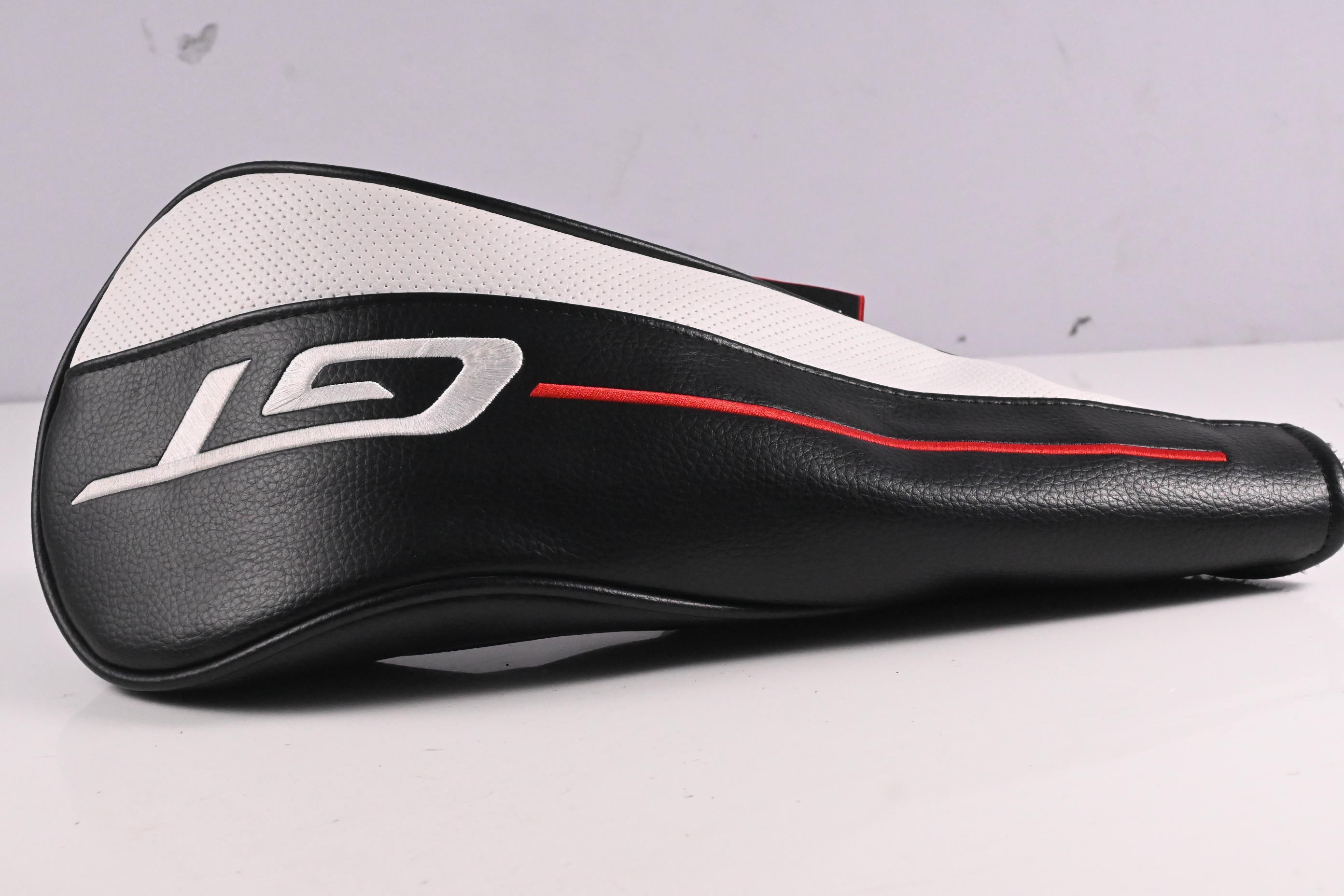 Titleist GT2 Driver / 10 Degree / Regular Flex Tensei AV Blue 55 SFW Shaft