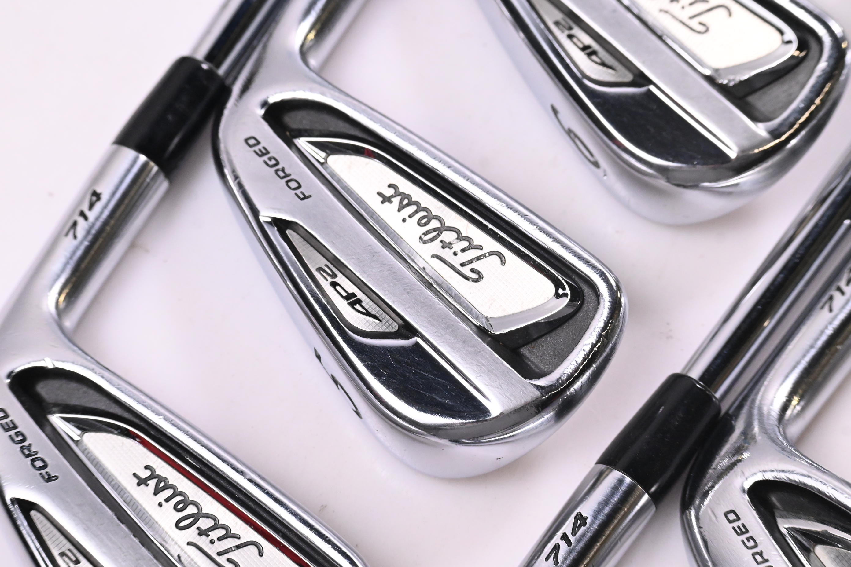 Titleist 714 AP2 Irons / 4-PW+GW / Regular Flex Dynamic Gold R300 Shafts