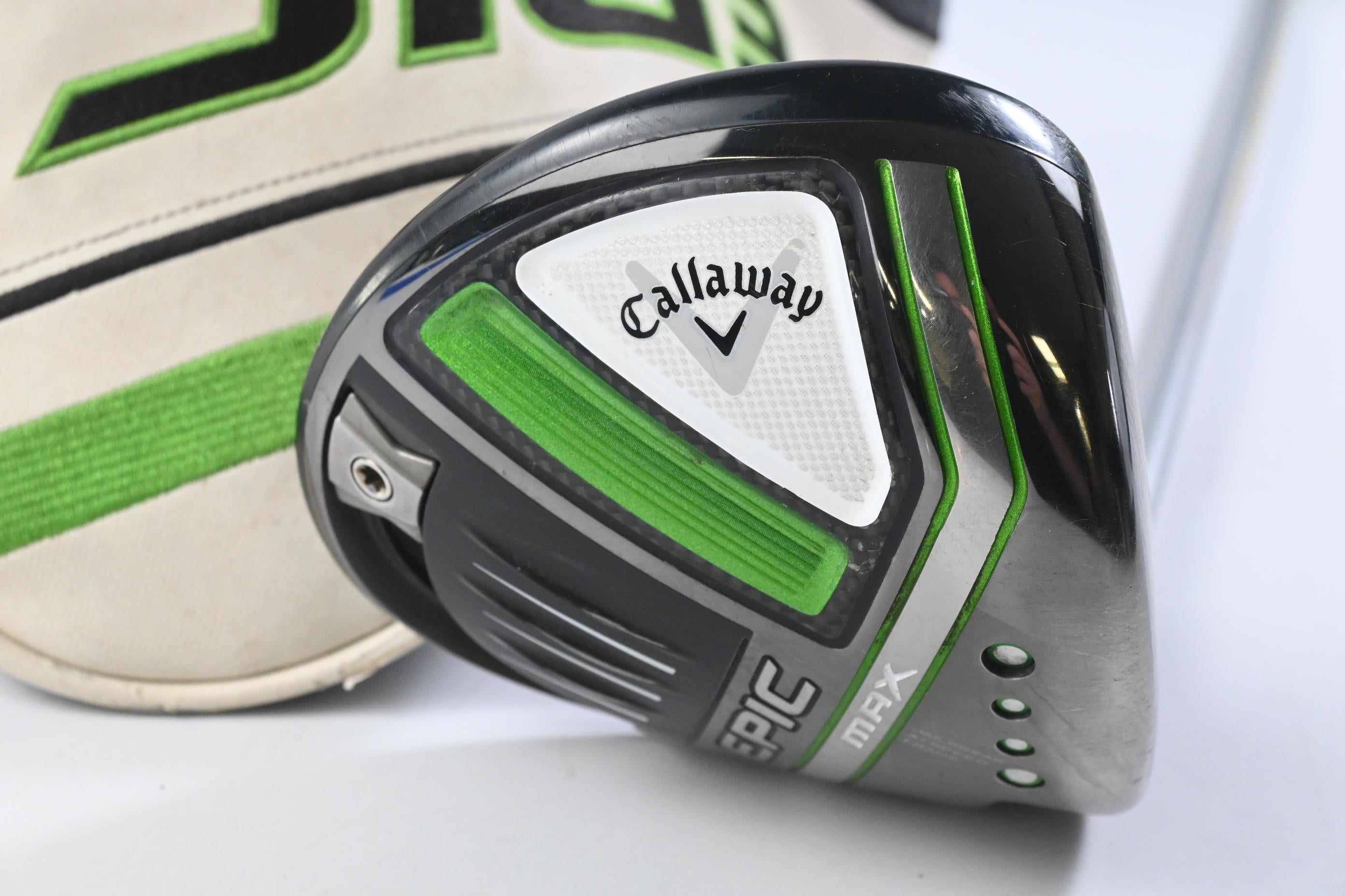 Callaway Epic Max Driver / 10.5 Degree / Regular Flex EvenFlow Green 55 Shaft