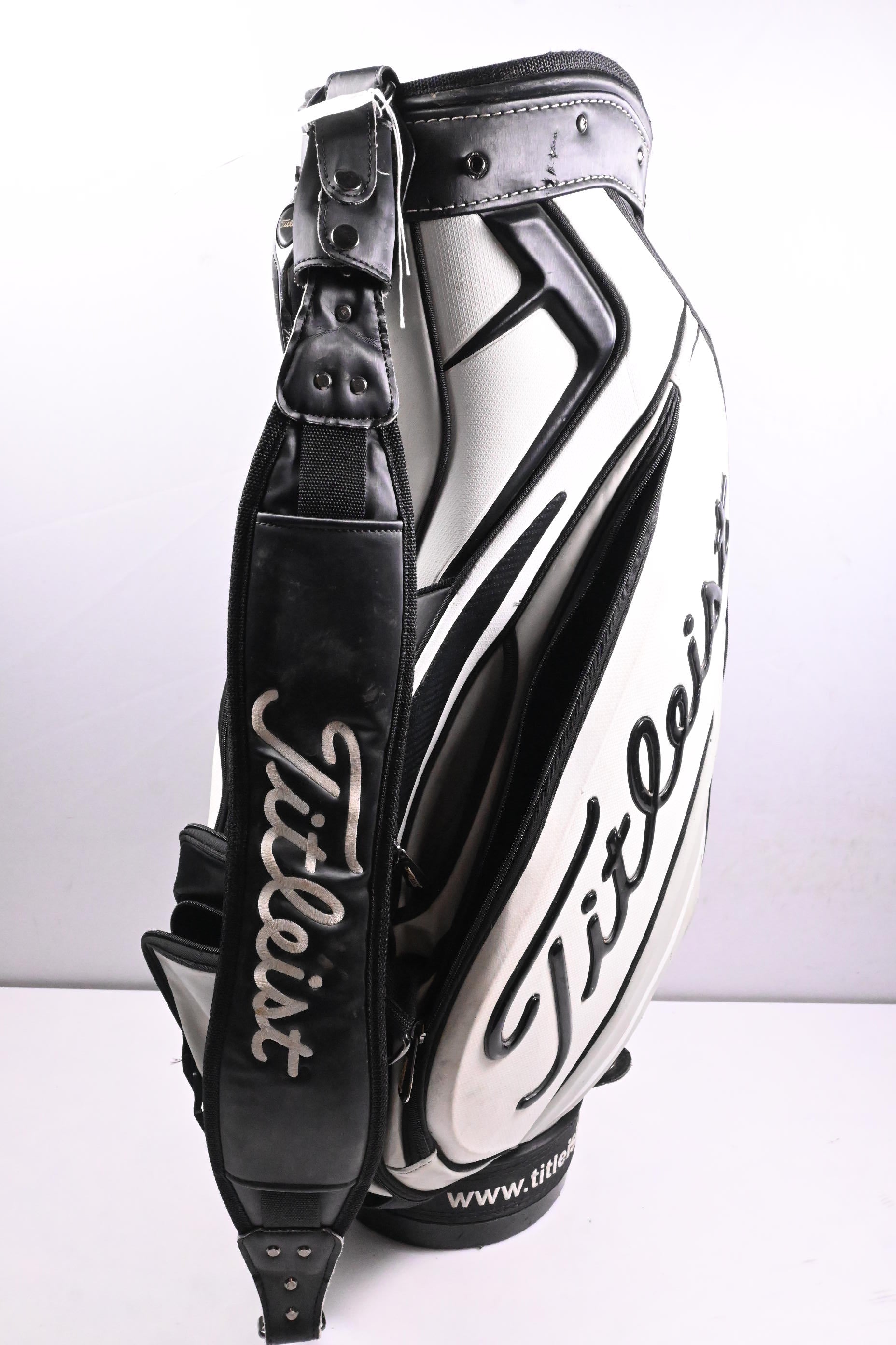 Titleist Tour Bag / 6-Way Divider / Black, White