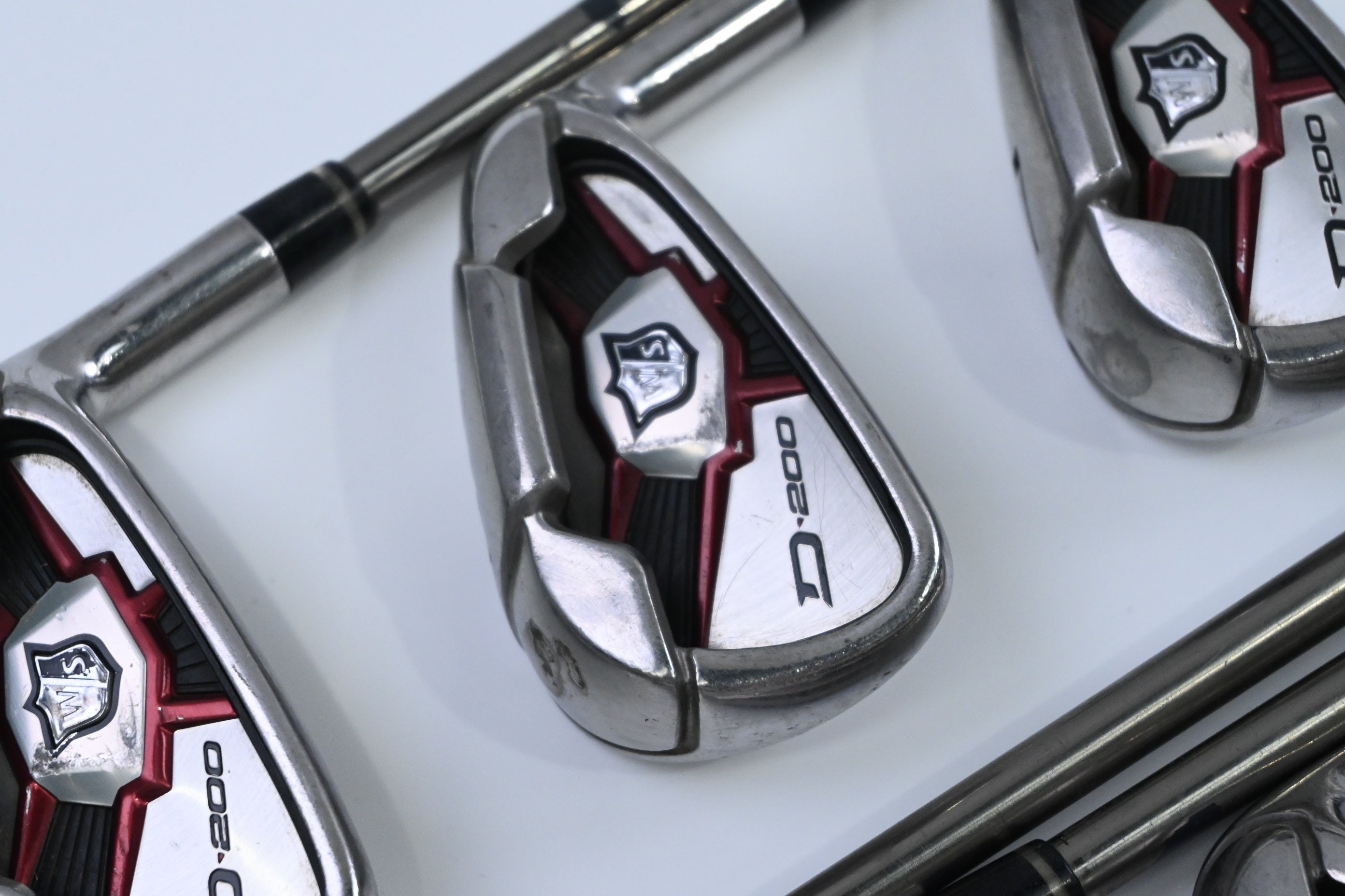 Wilson D200 Irons / 5-PW+SW / Stiff Flex UST Elements Chrome 59FS Shafts