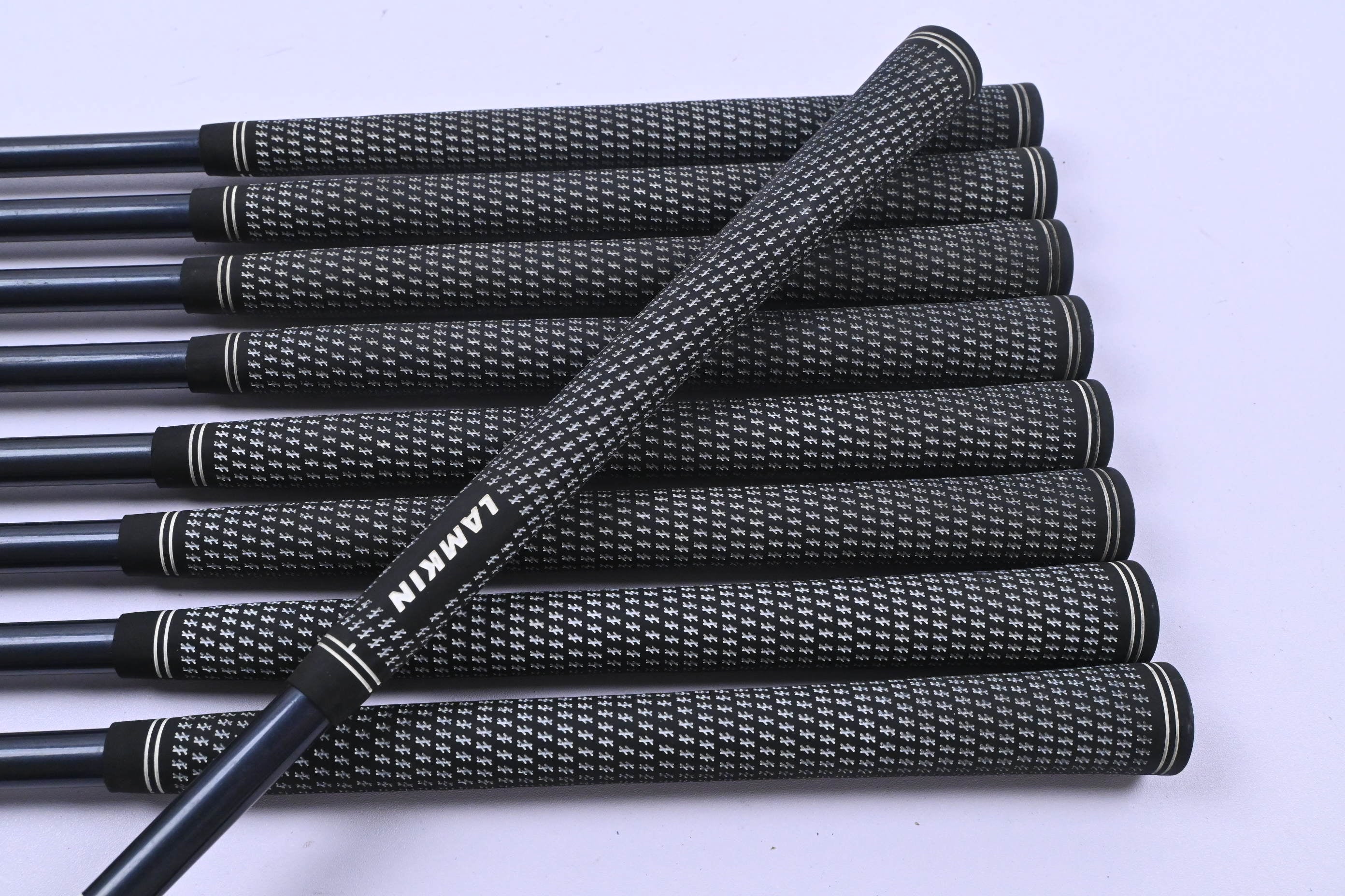 Simmons Shark Attack Irons / 3-PW+SW / Regular Flex Aldila Pro Attack Shafts