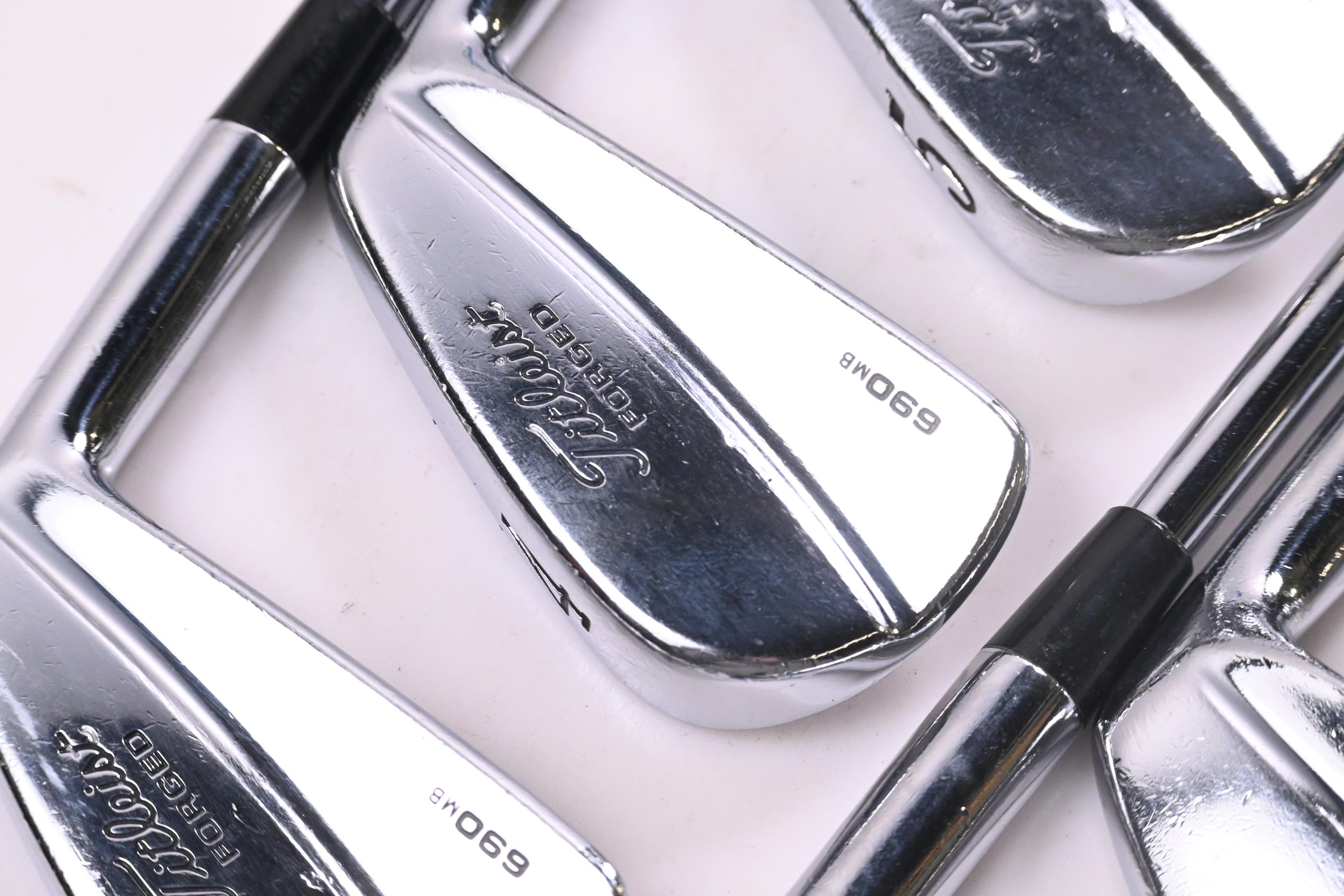 Titleist 690MB Irons / 3-PW / Regular Flex Dynamic Gold R300 Shafts