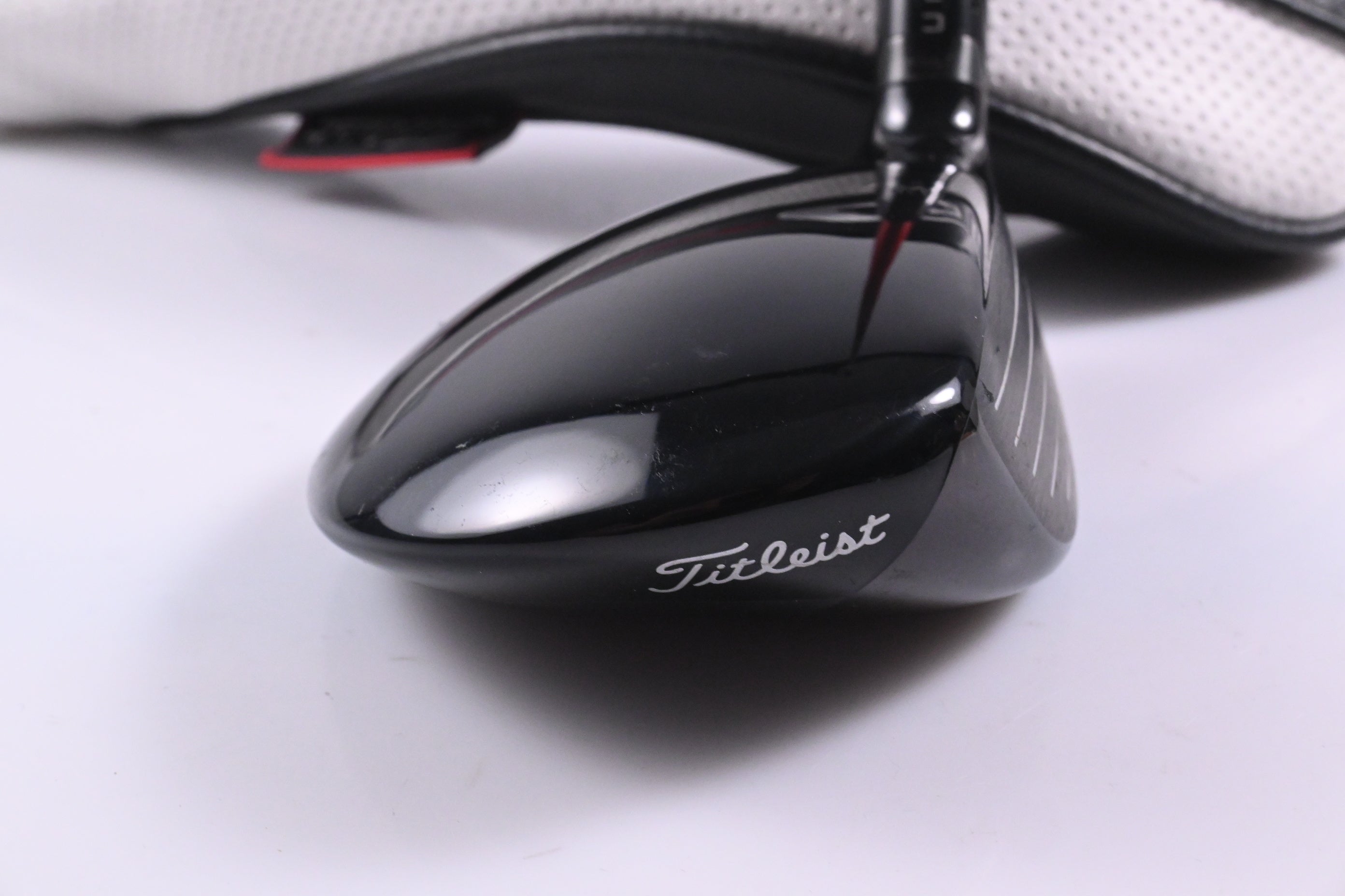 Titleist GT2 #5 Wood / 18 Degree / Regular Flex Project X Denali Red 60 Shaft