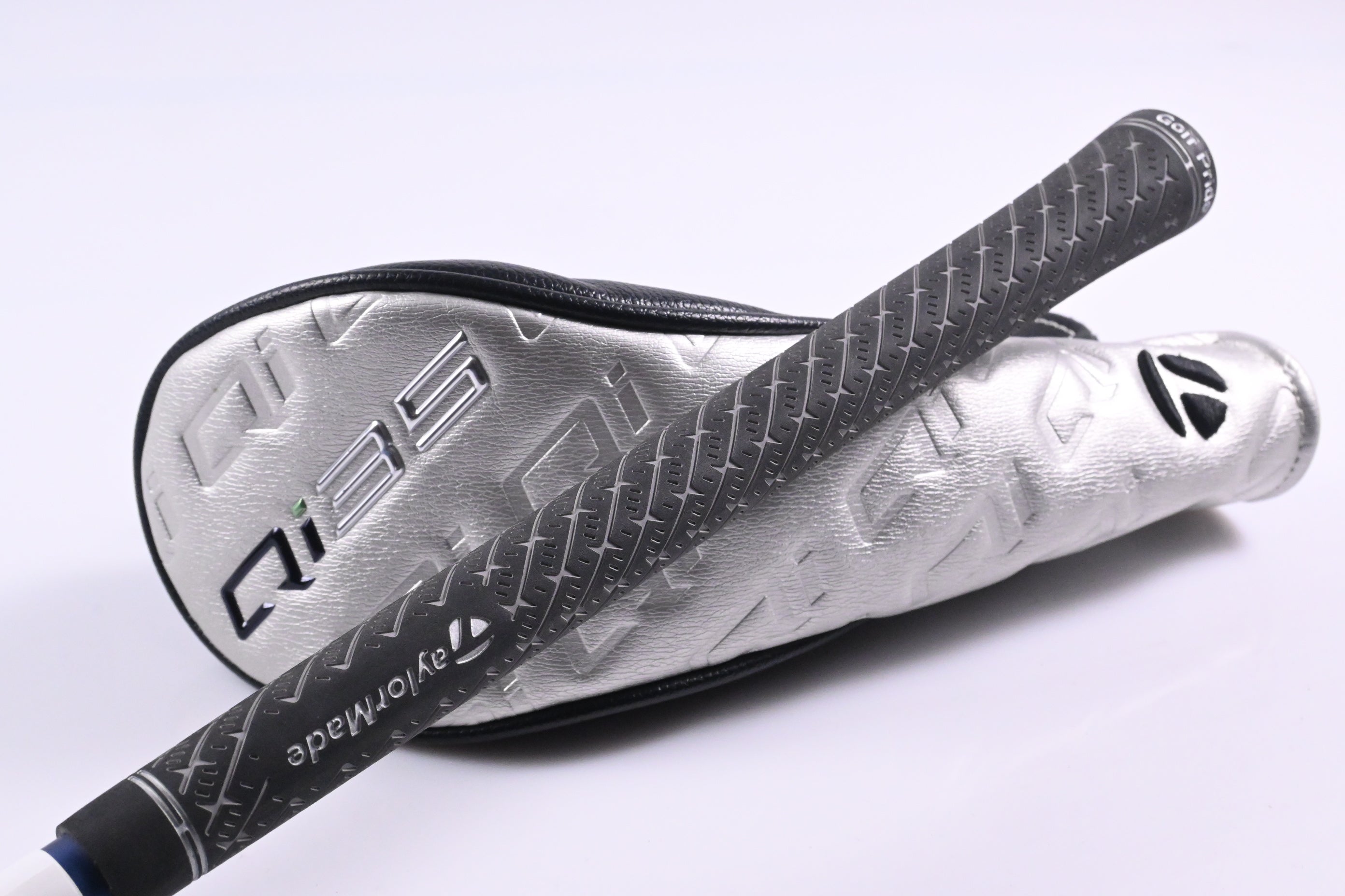 Taylormade Qi35 #4 Hybrid / 22 Degree / Regular Flex Fujikura Ventus Blue 6