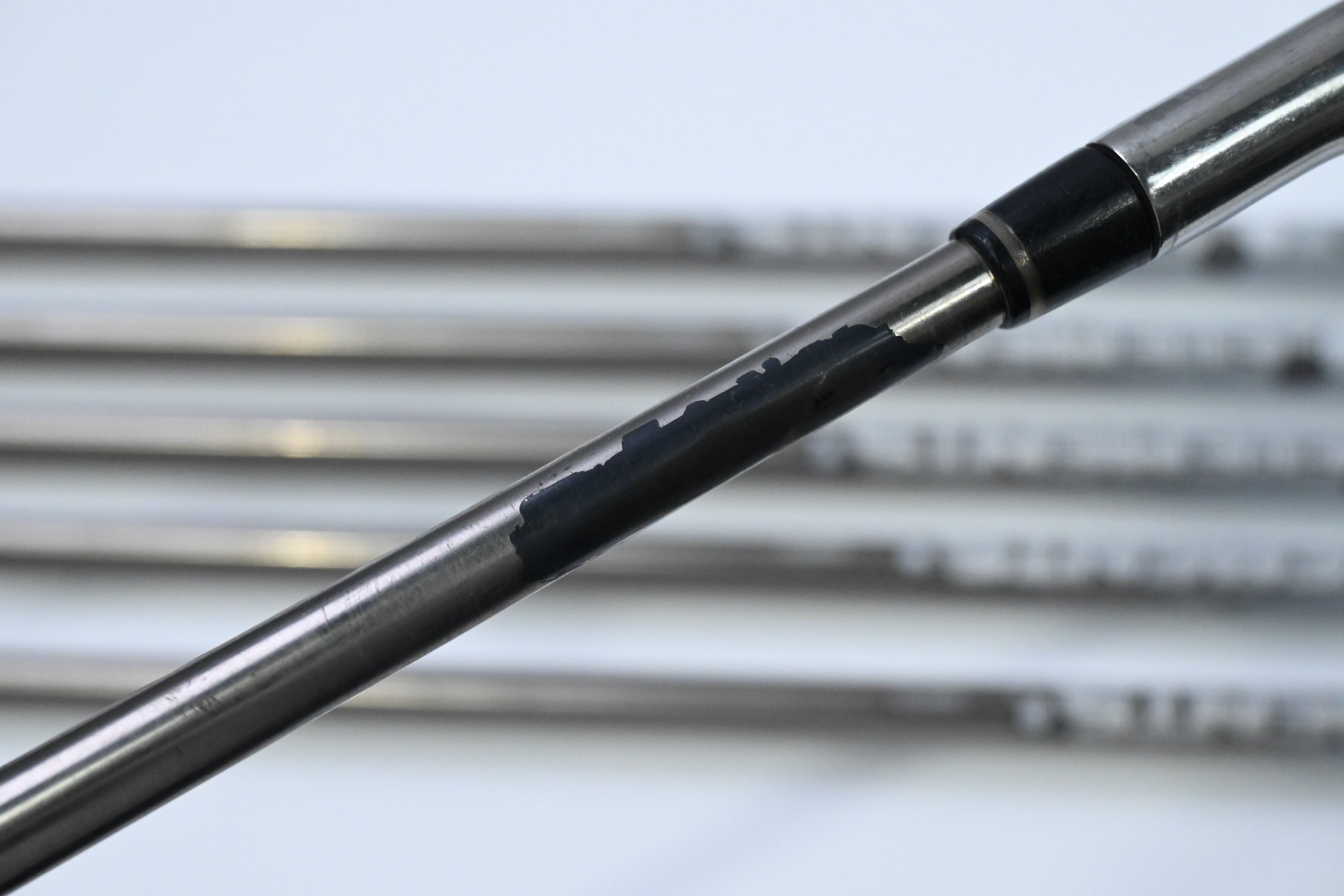 Wilson D200 Irons / 5-PW+SW / Stiff Flex UST Elements Chrome 59FS Shafts