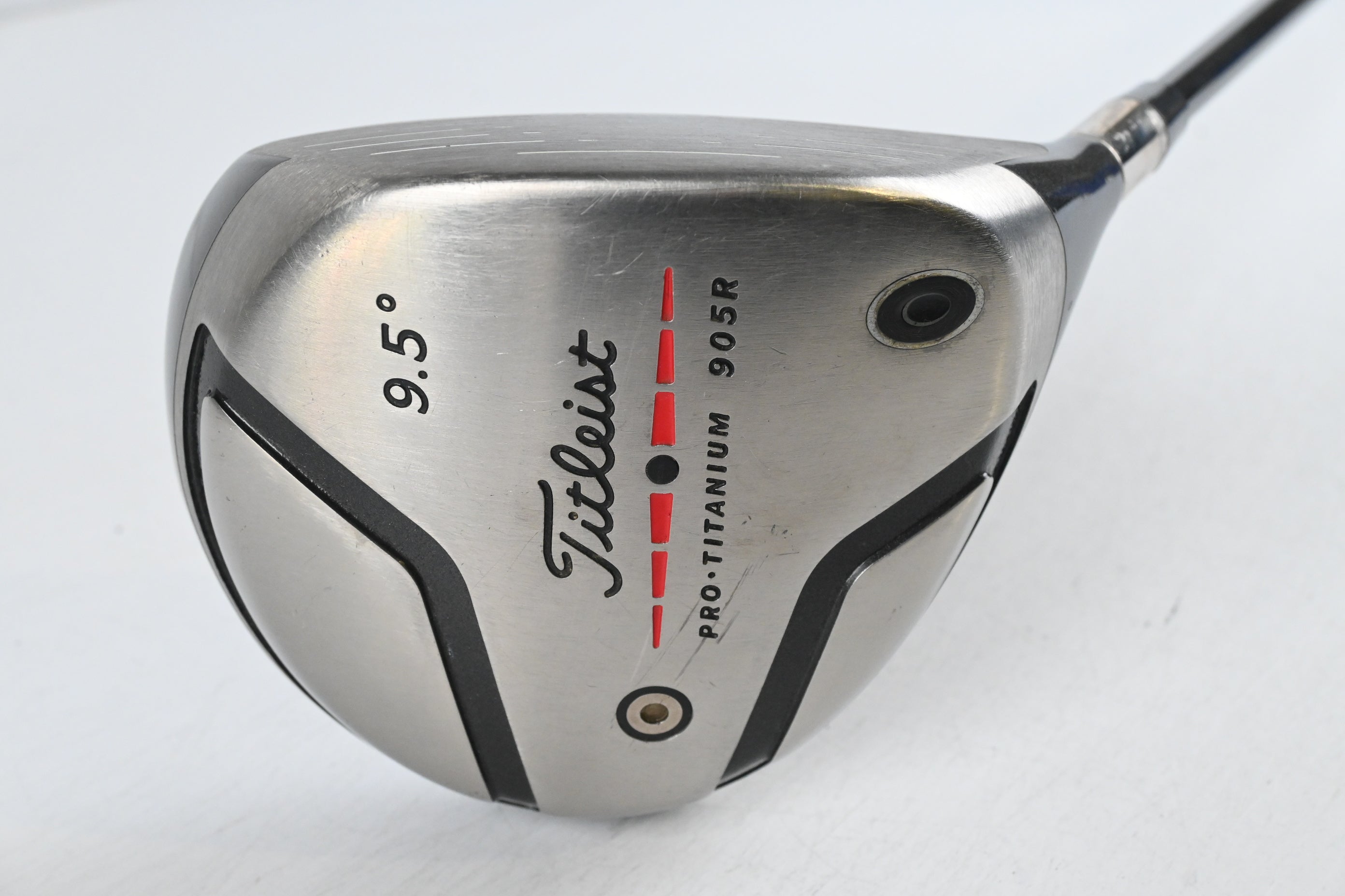 Titleist 905 R Driver / 9.5 Degree / Regular Flex Fujikura Speeder 757 Shaft