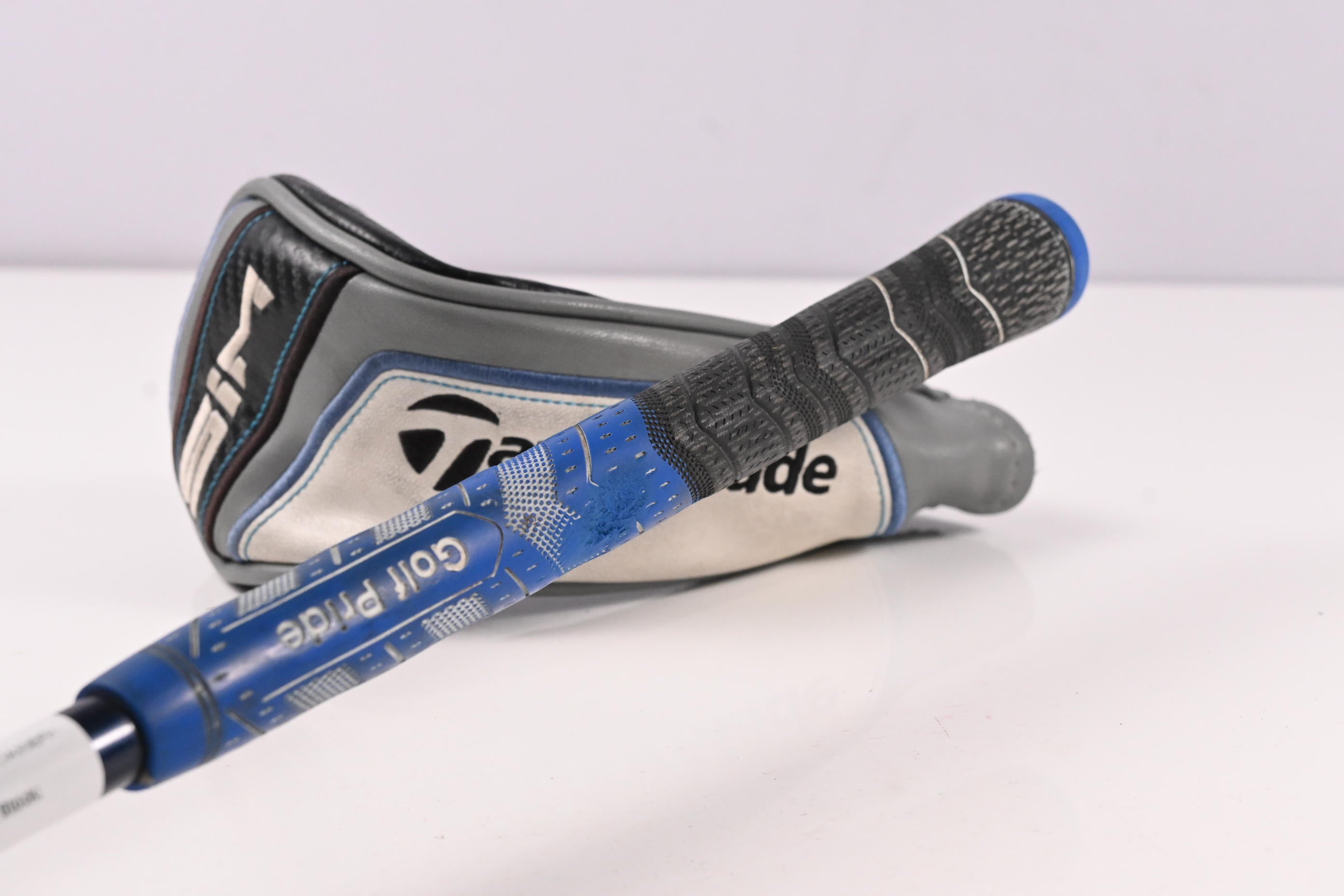 Taylormade SIM2 Max #3 Hybrid / 19 Degree / Regular Flex Ventus Blue 6 Shaft